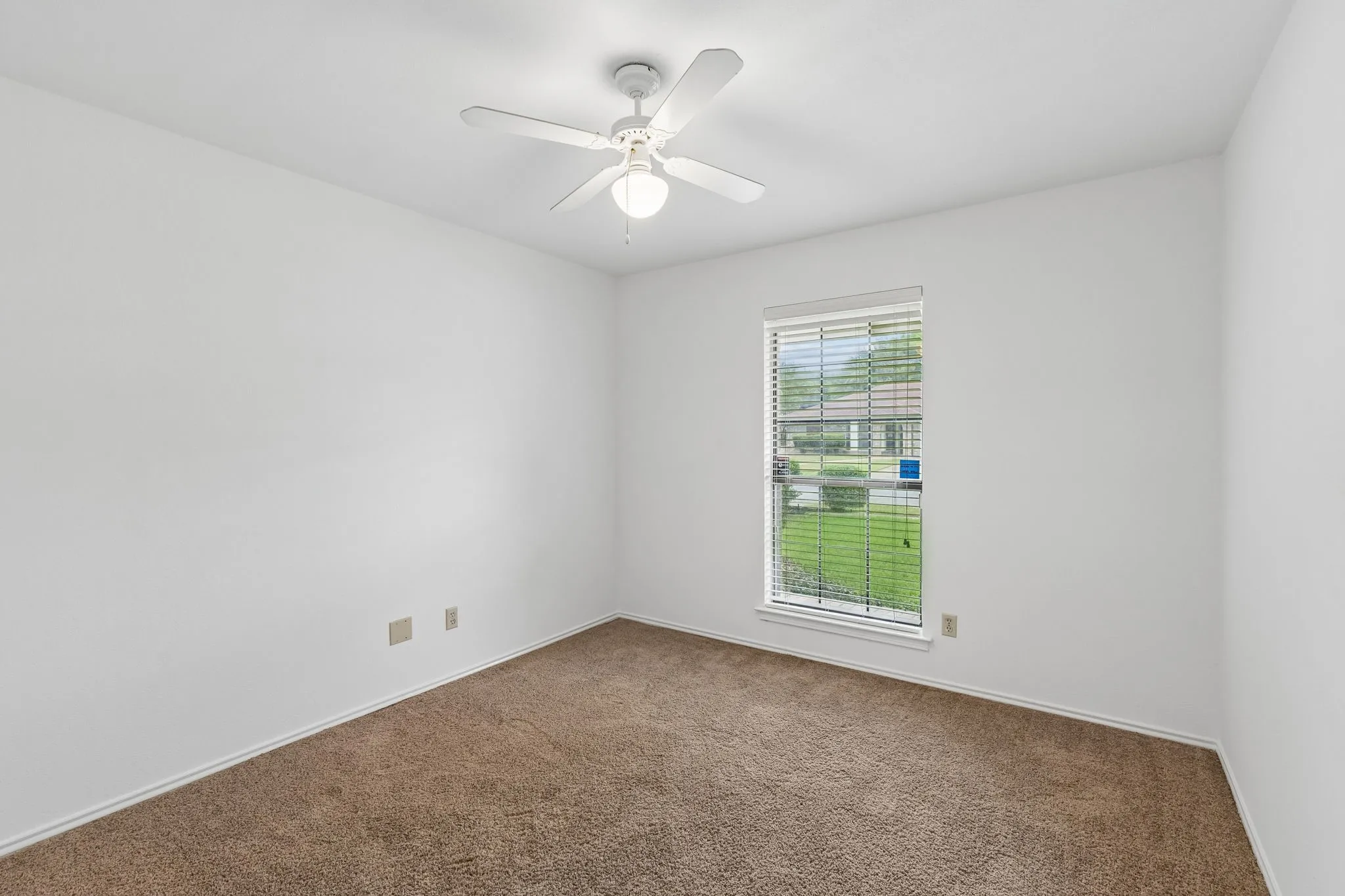 Single Family Residence For Sale in Tarrant County , 502 Parsley Lane, Euless, Texas 76039, 3 Bedroom, 2 Bathroom, 2 Garage spaces, 1,506 Sqft, built in 1984, mls#21277500, Real Estate Agent in Euless, Homes For Sale in Tarrant county, Homes For Sale in Euless, Realtor in Euless Texas, Real Estate Brokerage Independent Realty Texas, Luminita Cordes Realtor