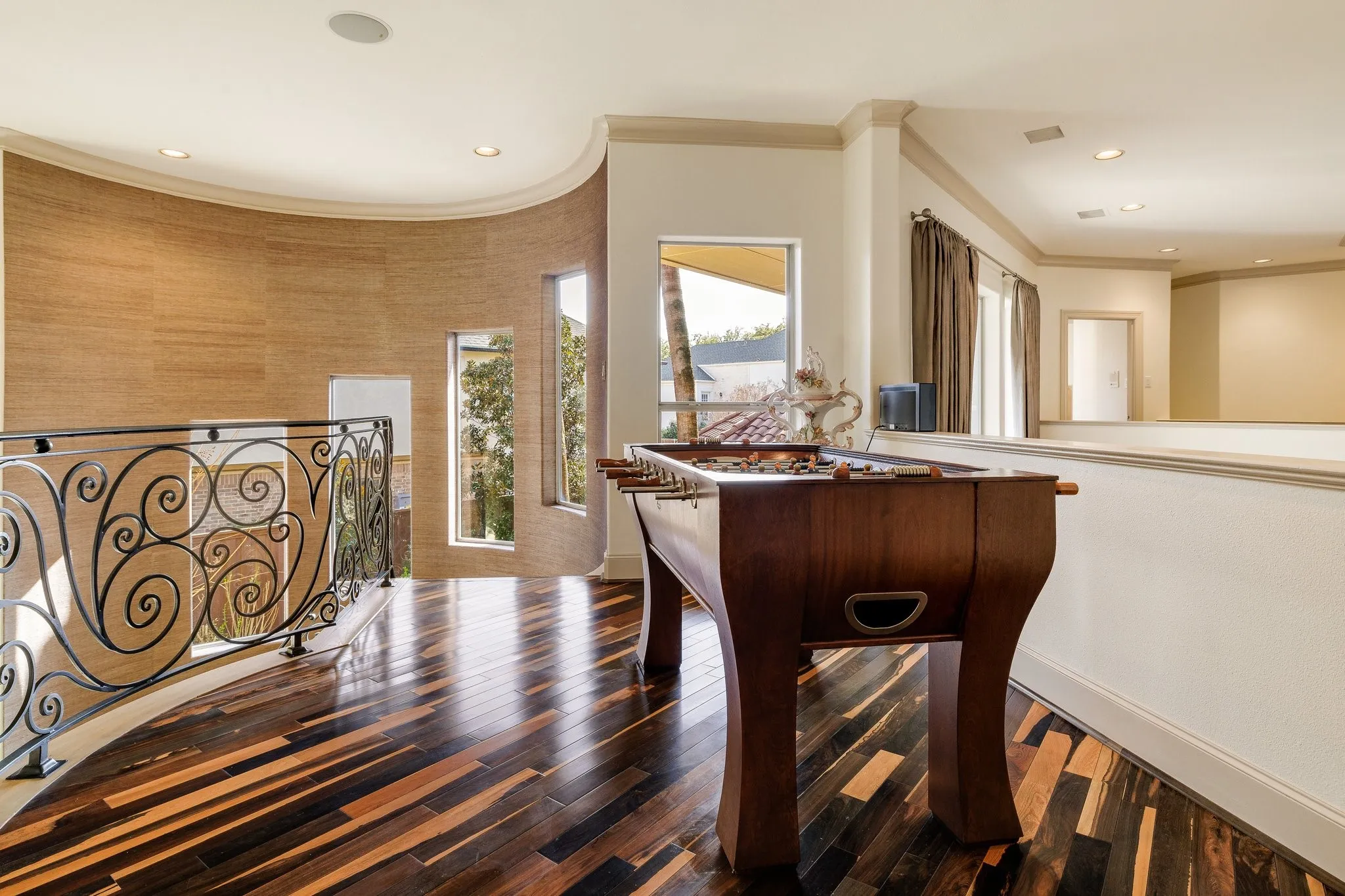 Single Family Residence For Sale in Collin County , 18729 Wainsborough Lane, Dallas, Texas 75287, 5 Bedrooms, 5 Bathrooms, 3 Garage spaces, 5,688 Sqft, built in 1999, Price $1,785,000, mls#21279366, Real Estate Agent in Dallas, Homes For Sale in Collin county, Homes For Sale in Dallas, Realtor in Dallas Texas, Real Estate Brokerage Independent Realty Texas, Luminita Cordes Realtor