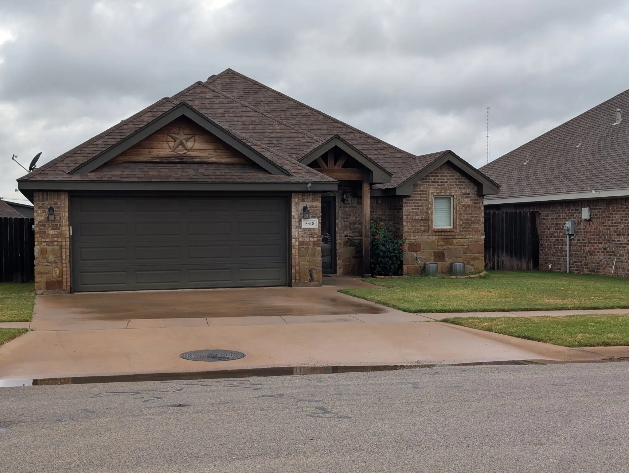 Single Family Residence For Sale in Taylor County , 5318 Catclaw Drive, Abilene, Texas 79606, 4 Bedrooms, 2 Bathrooms, 2 Garage spaces, 1,442 Sqft, built in 2016, Price $307,900, mls#21278140, Real Estate Agent in Abilene, Homes For Sale in Taylor county, Homes For Sale in Abilene, Realtor in Abilene Texas, Real Estate Brokerage Independent Realty Texas, Luminita Cordes Realtor