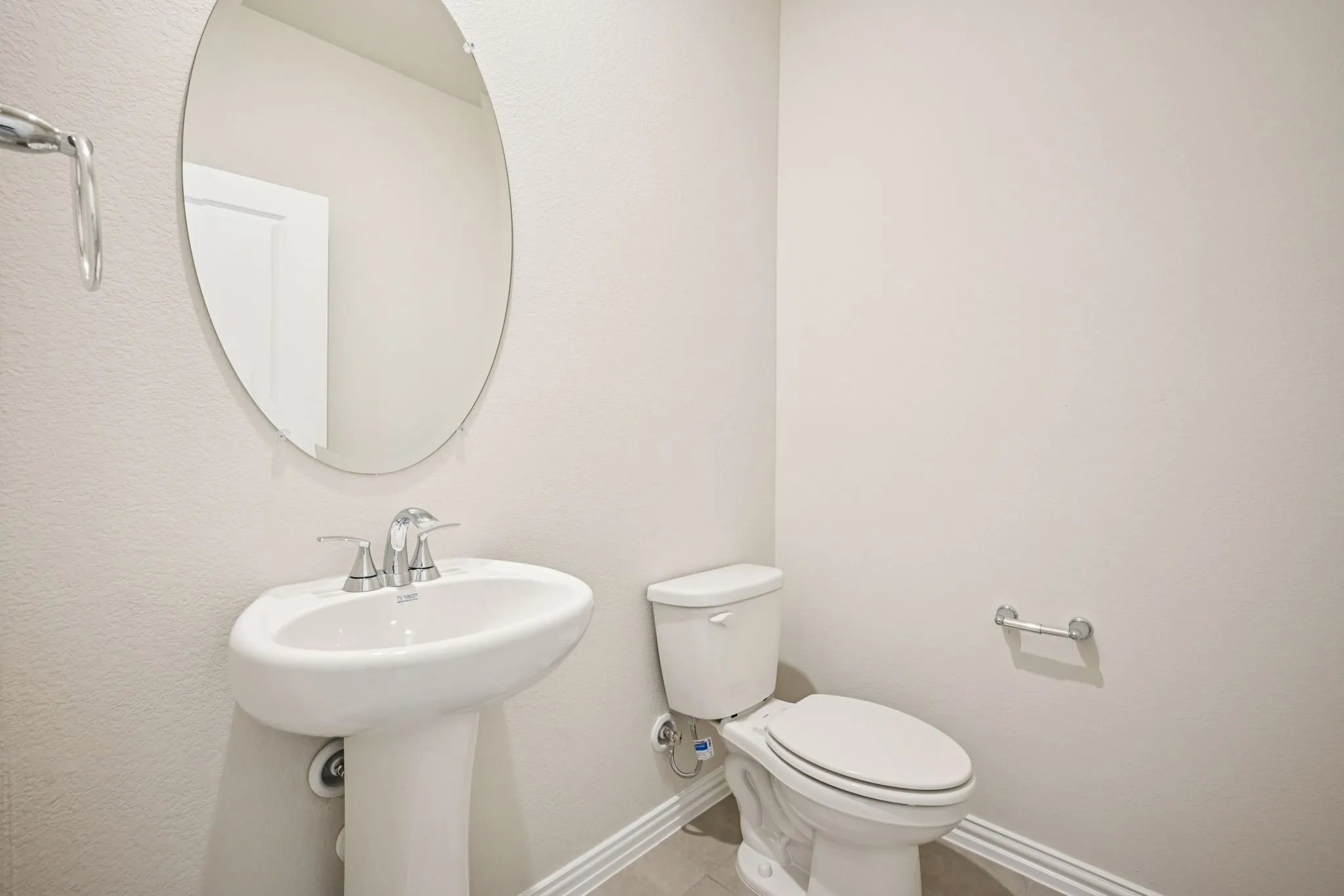  Photo is not of the actual home, but is an inspirational photo of builder’s model home and may depict options, furnishings, and/or decorator features that are not included.
