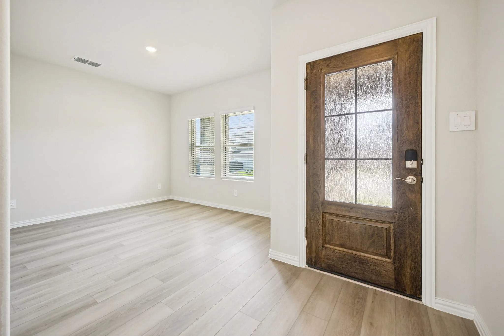  Photo is not of the actual home, but is an inspirational photo of builder’s model home and may depict options, furnishings, and/or decorator features that are not included.

