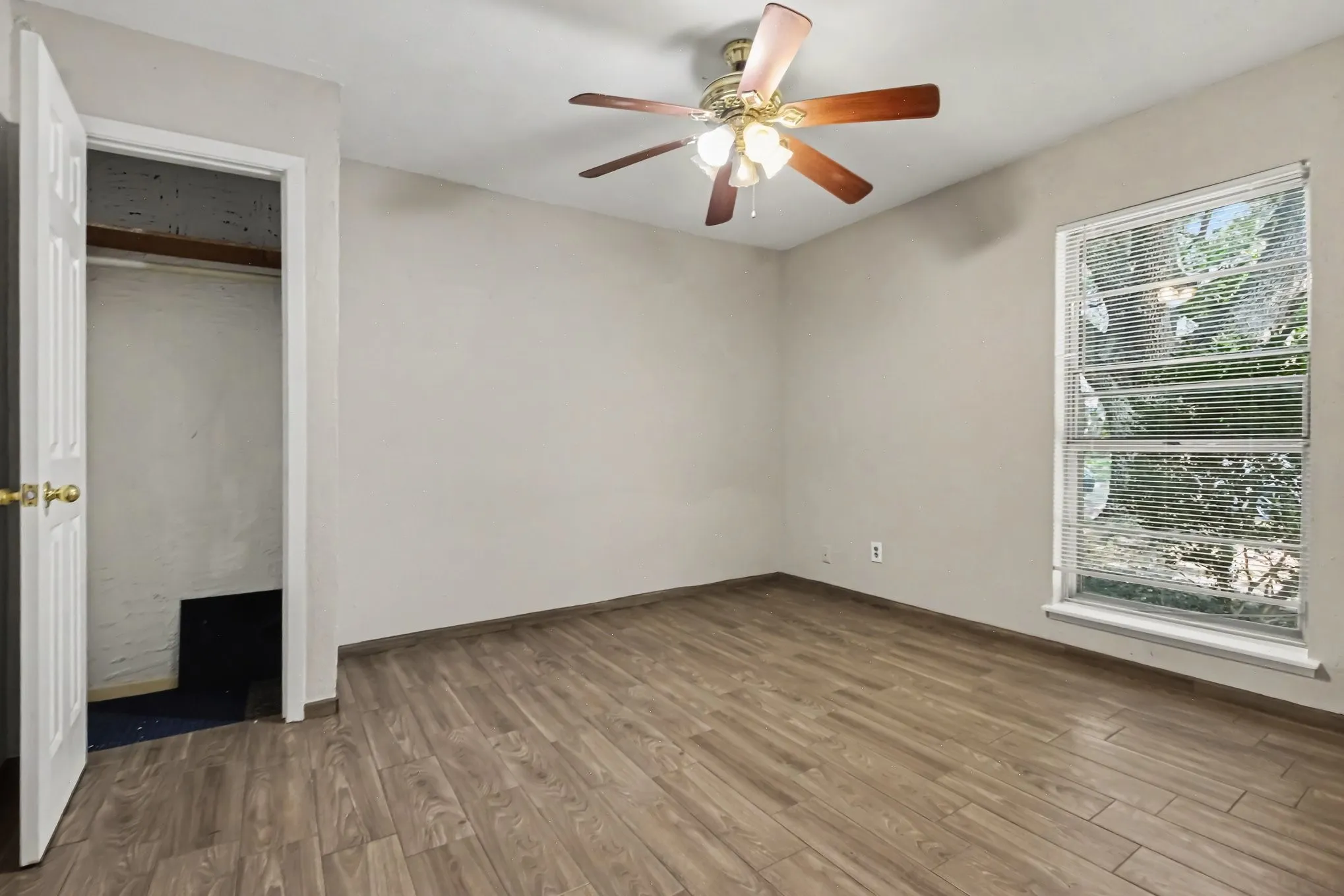Single Family Residence For Rent in Dallas County , 2614 Branch Oaks Drive, Garland, Texas 75043, 4 Bedroom, 2 Bathroom, 2 Garage spaces, 1,734 Sqft, built in 1974, mls#21279396, Real Estate Agent in Garland, Homes For Rent in Dallas county, Homes For Rent in Garland, Realtor in Garland Texas, Real Estate Brokerage Independent Realty Texas, Luminita Cordes Realtor