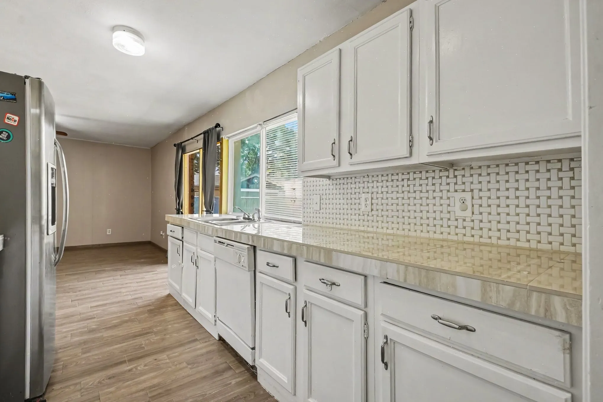 Single Family Residence For Rent in Dallas County , 2614 Branch Oaks Drive, Garland, Texas 75043, 4 Bedroom, 2 Bathroom, 2 Garage spaces, 1,734 Sqft, built in 1974, mls#21279396, Real Estate Agent in Garland, Homes For Rent in Dallas county, Homes For Rent in Garland, Realtor in Garland Texas, Real Estate Brokerage Independent Realty Texas, Luminita Cordes Realtor