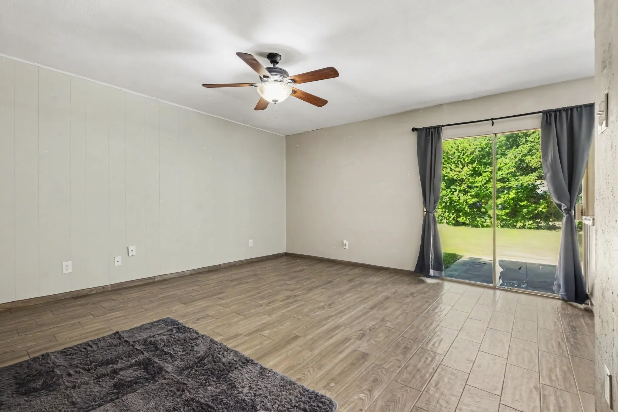 Single Family Residence For Rent in Dallas County , 2614 Branch Oaks Drive, Garland, Texas 75043, 4 Bedroom, 2 Bathroom, 2 Garage spaces, 1,734 Sqft, built in 1974, mls#21279396, Real Estate Agent in Garland, Homes For Rent in Dallas county, Homes For Rent in Garland, Realtor in Garland Texas, Real Estate Brokerage Independent Realty Texas, Luminita Cordes Realtor