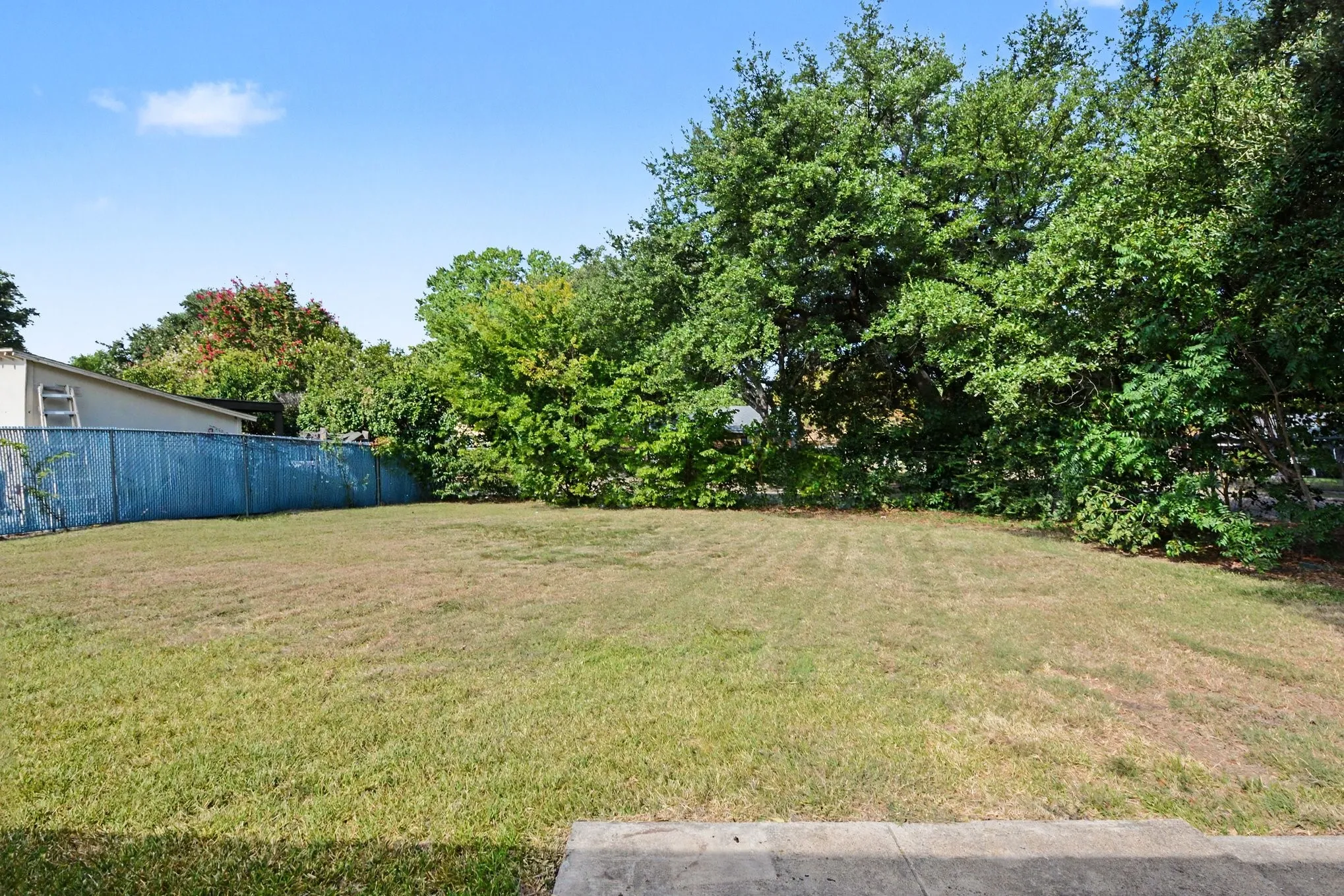 Single Family Residence For Rent in Dallas County , 2614 Branch Oaks Drive, Garland, Texas 75043, 4 Bedroom, 2 Bathroom, 2 Garage spaces, 1,734 Sqft, built in 1974, mls#21279396, Real Estate Agent in Garland, Homes For Rent in Dallas county, Homes For Rent in Garland, Realtor in Garland Texas, Real Estate Brokerage Independent Realty Texas, Luminita Cordes Realtor