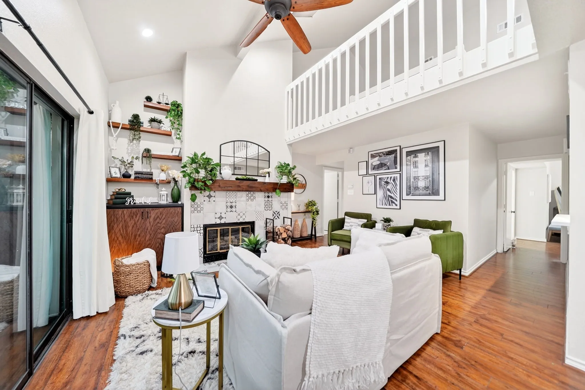 Condominium For Sale in Rockwall County , 1538 Signal Ridge Place 1538, Rockwall, Texas 75032, 3 Bedroom, 3 Bathroom, Garage spaces, 1,893 Sqft, built in 1985, mls#21276604, Real Estate Agent in Rockwall, Homes For Sale in Rockwall county, Homes For Sale in Rockwall, Realtor in Rockwall Texas, Real Estate Brokerage Independent Realty Texas, Luminita Cordes Realtor