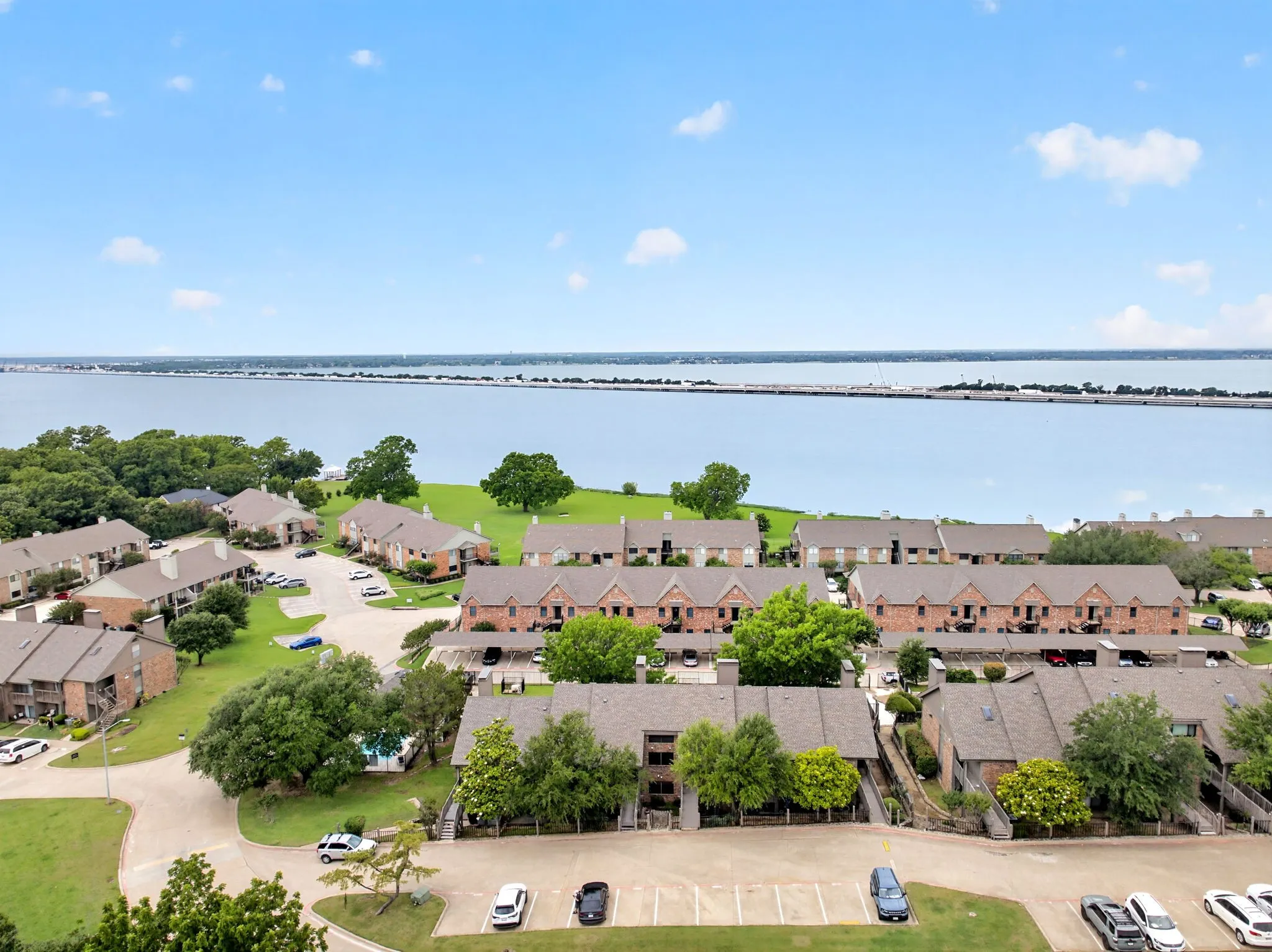 Condominium For Sale in Rockwall County , 1538 Signal Ridge Place 1538, Rockwall, Texas 75032, 3 Bedroom, 3 Bathroom, Garage spaces, 1,893 Sqft, built in 1985, mls#21276604, Real Estate Agent in Rockwall, Homes For Sale in Rockwall county, Homes For Sale in Rockwall, Realtor in Rockwall Texas, Real Estate Brokerage Independent Realty Texas, Luminita Cordes Realtor