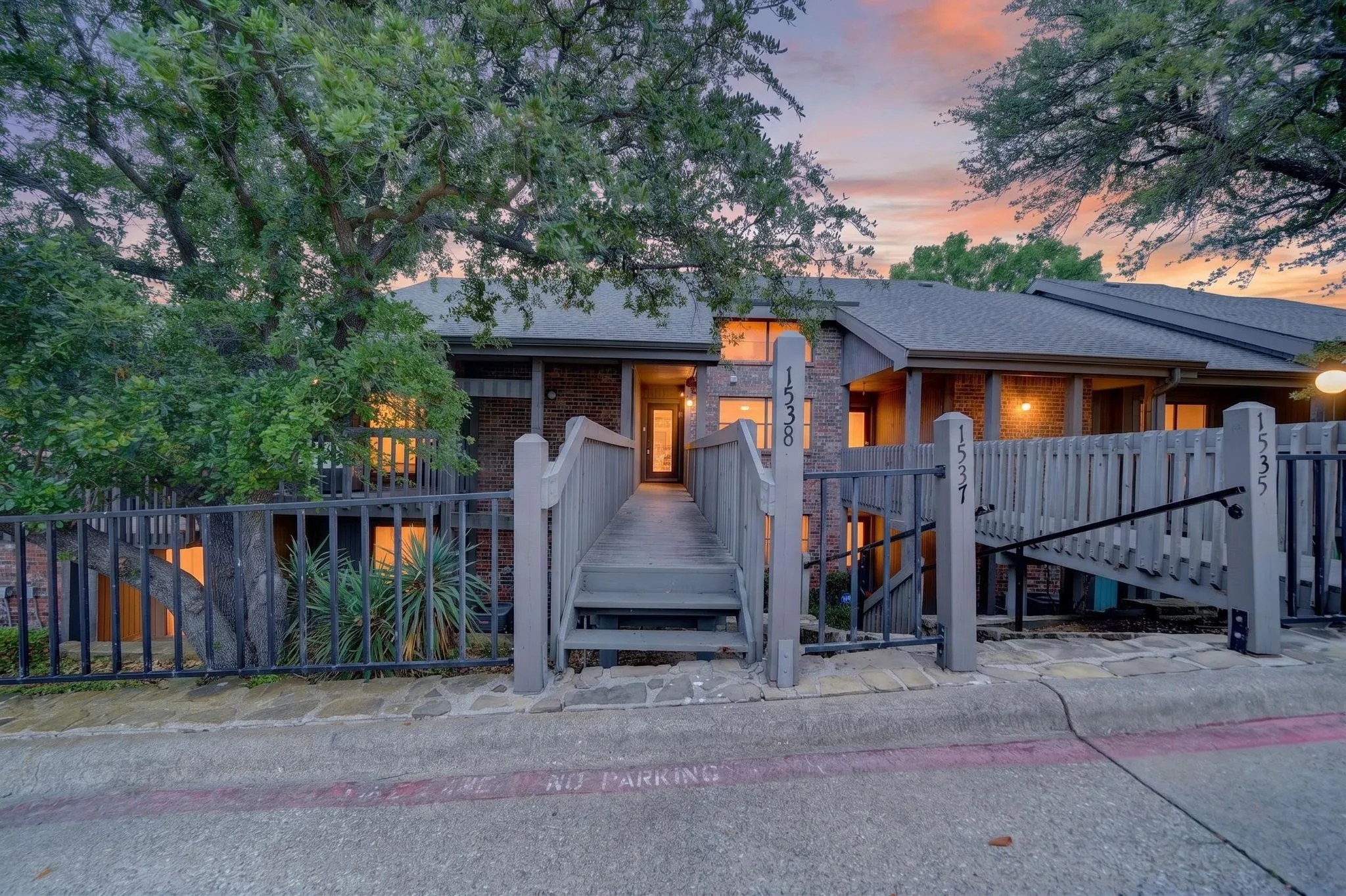 Condominium For Sale in Rockwall County , 1538 Signal Ridge Place 1538, Rockwall, Texas 75032, 3 Bedroom, 3 Bathroom, Garage spaces, 1,893 Sqft, built in 1985, mls#21276604, Real Estate Agent in Rockwall, Homes For Sale in Rockwall county, Homes For Sale in Rockwall, Realtor in Rockwall Texas, Real Estate Brokerage Independent Realty Texas, Luminita Cordes Realtor