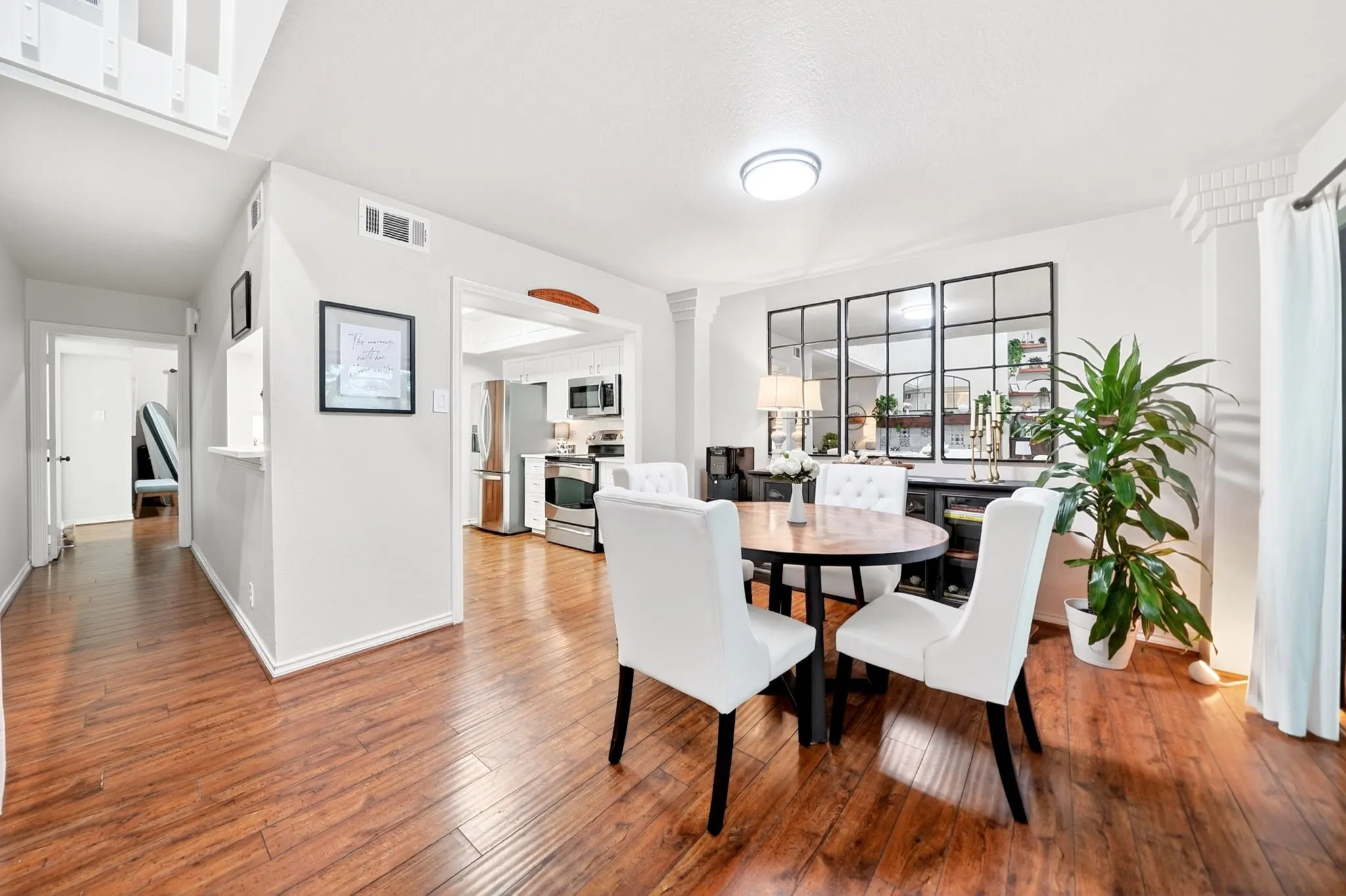 Condominium For Sale in Rockwall County , 1538 Signal Ridge Place 1538, Rockwall, Texas 75032, 3 Bedroom, 3 Bathroom, Garage spaces, 1,893 Sqft, built in 1985, mls#21276604, Real Estate Agent in Rockwall, Homes For Sale in Rockwall county, Homes For Sale in Rockwall, Realtor in Rockwall Texas, Real Estate Brokerage Independent Realty Texas, Luminita Cordes Realtor