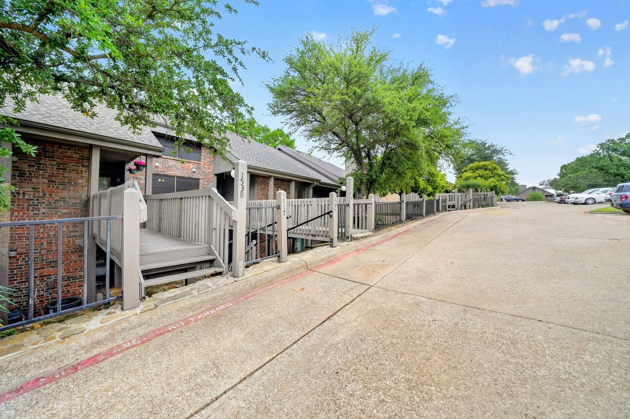 Condominium For Sale in Rockwall County , 1538 Signal Ridge Place 1538, Rockwall, Texas 75032, 3 Bedroom, 3 Bathroom, Garage spaces, 1,893 Sqft, built in 1985, mls#21276604, Real Estate Agent in Rockwall, Homes For Sale in Rockwall county, Homes For Sale in Rockwall, Realtor in Rockwall Texas, Real Estate Brokerage Independent Realty Texas, Luminita Cordes Realtor