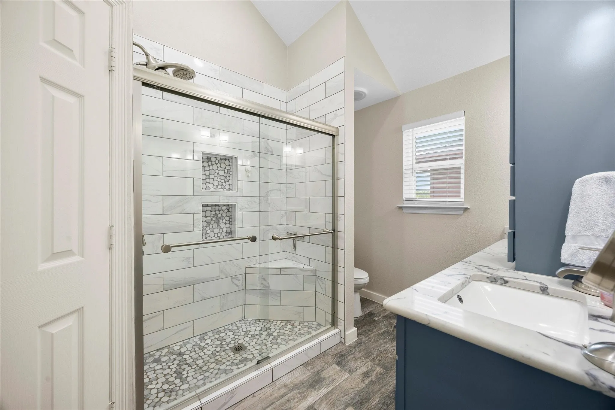 Single Family Residence For Sale in Ellis County , 303 Anita Lane, Waxahachie, Texas 75165, 4 Bedroom, 4 Bathroom, 2 Garage spaces, 2,095 Sqft, built in 1993, mls#21276981, Real Estate Agent in Waxahachie, Homes For Sale in Ellis county, Homes For Sale in Waxahachie, Realtor in Waxahachie Texas, Real Estate Brokerage Independent Realty Texas, Luminita Cordes Realtor