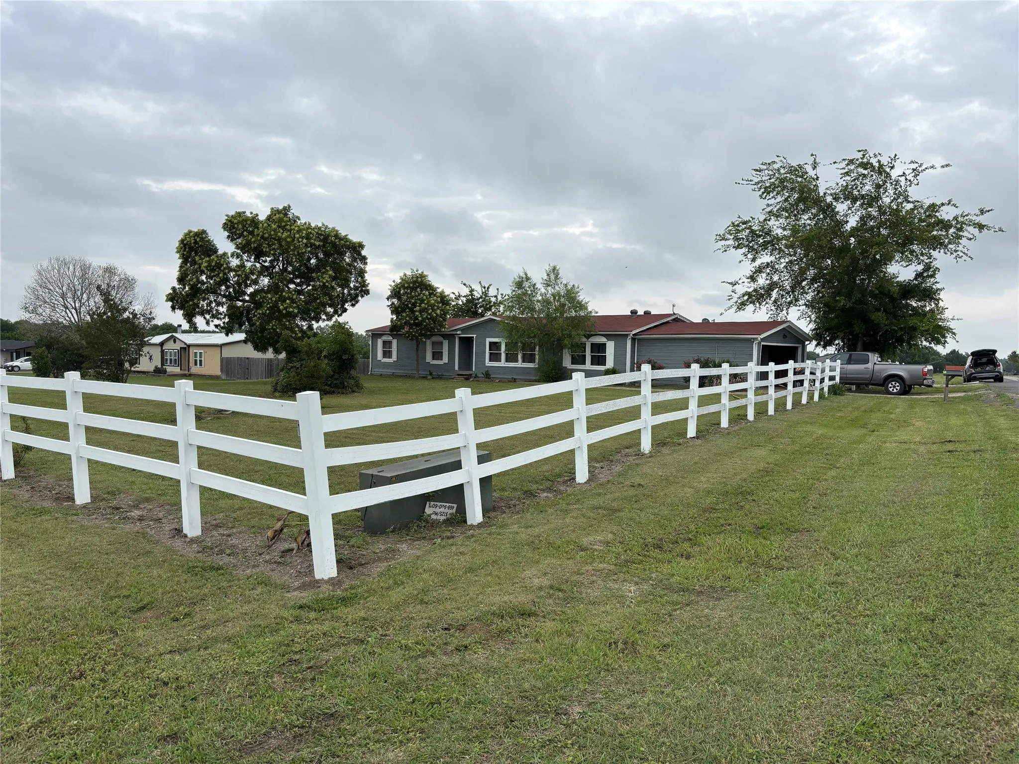 Mobile Home For Sale in Hunt County , 1760 County Road 2277, Quinlan, Texas 75474, 4 Bedrooms, 2 Bathrooms, 2 Garage spaces, 1,876 Sqft, built in 1999, Price $249,000, mls#21278941, Real Estate Agent in Quinlan, Homes For Sale in Hunt county, Homes For Sale in Quinlan, Realtor in Quinlan Texas, Real Estate Brokerage Independent Realty Texas, Luminita Cordes Realtor