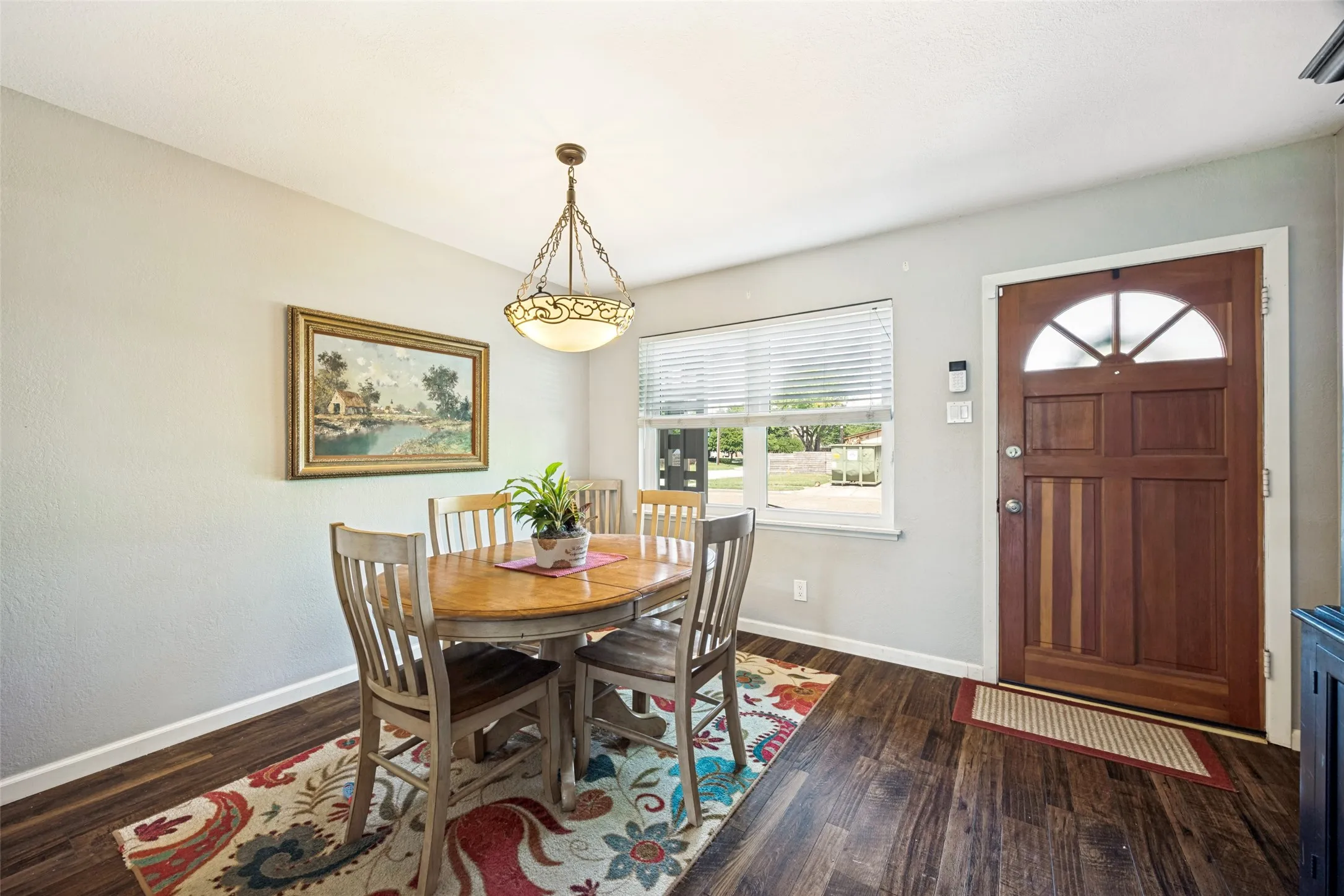 Single Family Residence For Sale in Dallas County , 1413 Lorrie Drive, Richardson, Texas 75080, 3 Bedroom, 2 Bathroom, 1 Garage spaces, 1,239 Sqft, built in 1963, mls#21278747, Real Estate Agent in Richardson, Homes For Sale in Dallas county, Homes For Sale in Richardson, Realtor in Richardson Texas, Real Estate Brokerage Independent Realty Texas, Luminita Cordes Realtor