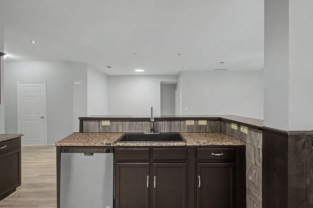 Single Family Residence For Sale in Tarrant County , 1400 Horseshoe Bend Court, Fort Worth, Texas 76131, 3 Bedrooms, 2 Bathrooms, 2 Garage spaces, 1,776 Sqft, built in 2003, Price $279,786, mls#21279391, Real Estate Agent in Fort Worth, Homes For Sale in Tarrant county, Homes For Sale in Fort Worth, Realtor in Fort Worth Texas, Real Estate Brokerage Independent Realty Texas, Luminita Cordes Realtor