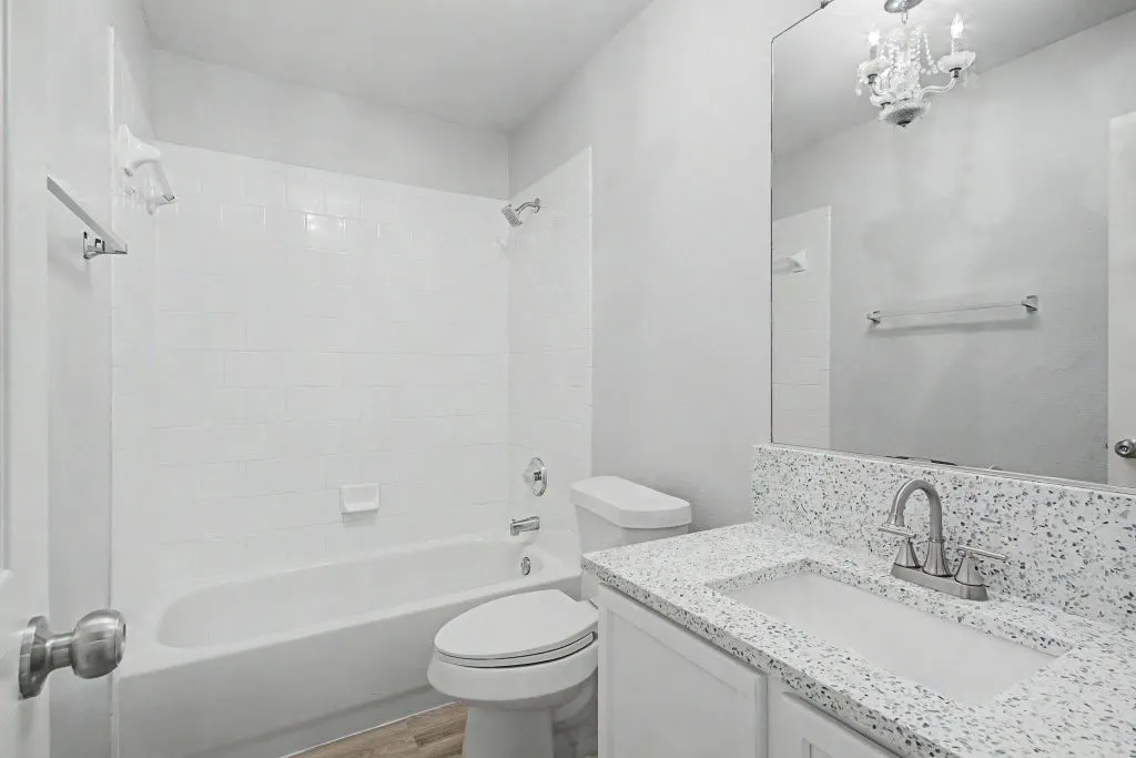 Single Family Residence For Sale in Tarrant County , 1400 Horseshoe Bend Court, Fort Worth, Texas 76131, 3 Bedrooms, 2 Bathrooms, 2 Garage spaces, 1,776 Sqft, built in 2003, Price $279,786, mls#21279391, Real Estate Agent in Fort Worth, Homes For Sale in Tarrant county, Homes For Sale in Fort Worth, Realtor in Fort Worth Texas, Real Estate Brokerage Independent Realty Texas, Luminita Cordes Realtor