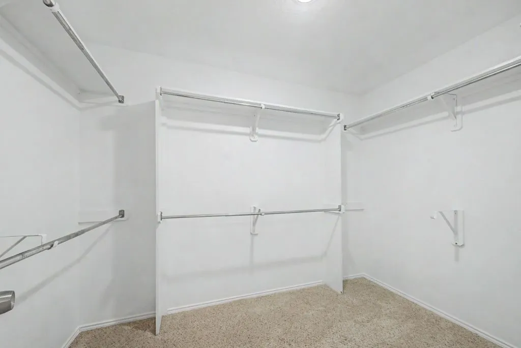 Single Family Residence For Sale in Tarrant County , 1400 Horseshoe Bend Court, Fort Worth, Texas 76131, 3 Bedrooms, 2 Bathrooms, 2 Garage spaces, 1,776 Sqft, built in 2003, Price $279,786, mls#21279391, Real Estate Agent in Fort Worth, Homes For Sale in Tarrant county, Homes For Sale in Fort Worth, Realtor in Fort Worth Texas, Real Estate Brokerage Independent Realty Texas, Luminita Cordes Realtor