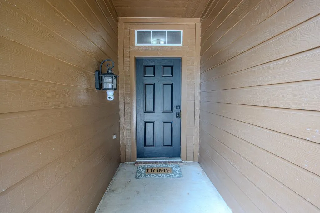 Single Family Residence For Sale in Tarrant County , 1400 Horseshoe Bend Court, Fort Worth, Texas 76131, 3 Bedrooms, 2 Bathrooms, 2 Garage spaces, 1,776 Sqft, built in 2003, Price $279,786, mls#21279391, Real Estate Agent in Fort Worth, Homes For Sale in Tarrant county, Homes For Sale in Fort Worth, Realtor in Fort Worth Texas, Real Estate Brokerage Independent Realty Texas, Luminita Cordes Realtor