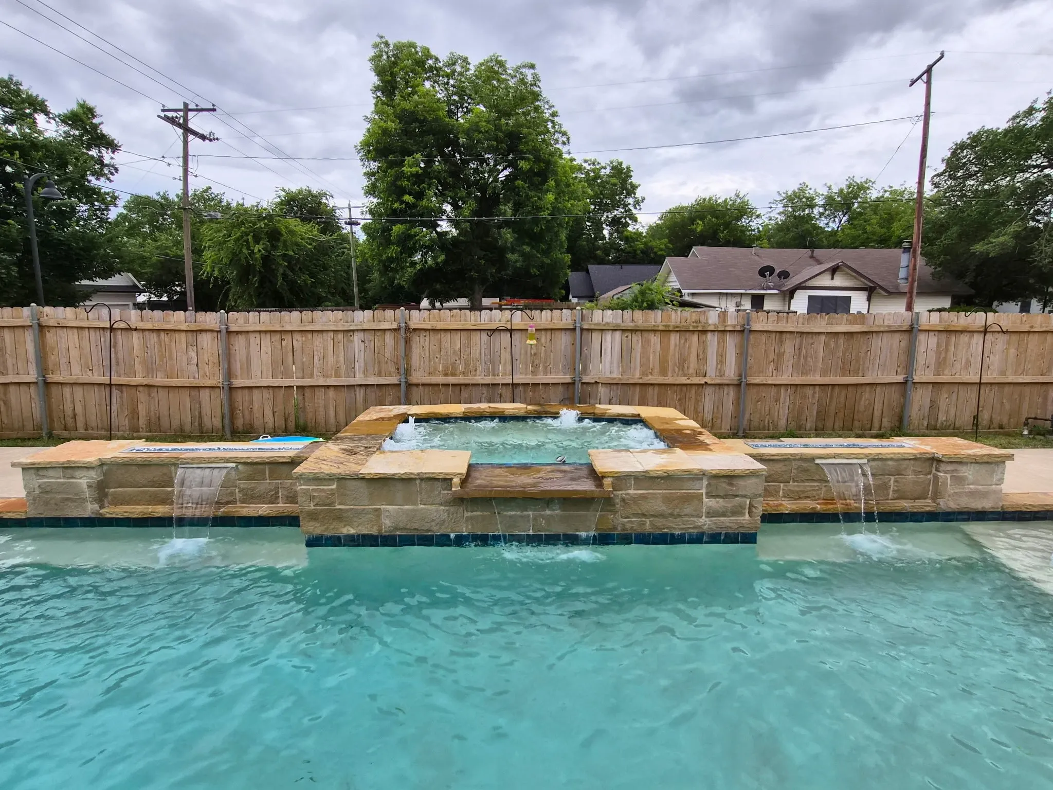 Single Family Residence For Sale in Ellis County , 300 E University Avenue, Waxahachie, Texas 75165, 3 Bedroom, 3 Bathroom, 2 Garage spaces, 1,920 Sqft, built in 1912, mls#21278995, Real Estate Agent in Waxahachie, Homes For Sale in Ellis county, Homes For Sale in Waxahachie, Realtor in Waxahachie Texas, Real Estate Brokerage Independent Realty Texas, Luminita Cordes Realtor