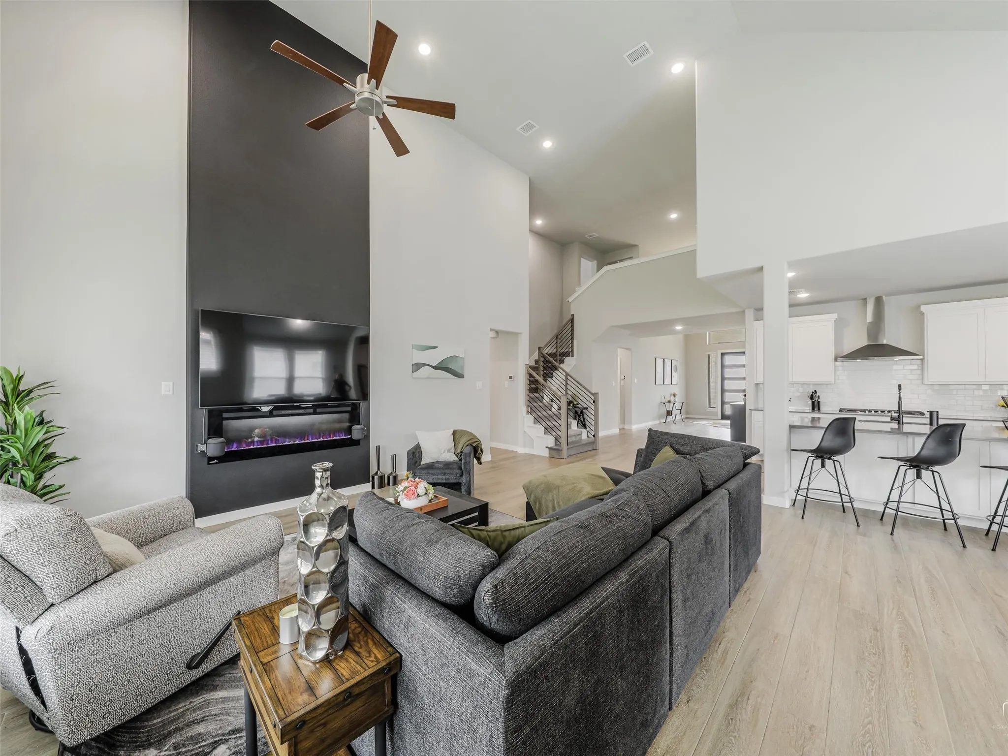 Single Family Residence For Sale in Collin County , 1201 Sweetleaf Street, Melissa, Texas 75454, 6 Bedroom, 4 Bathroom, 2 Garage spaces, 4,255 Sqft, built in 2022, mls#21278542, Real Estate Agent in Melissa, Homes For Sale in Collin county, Homes For Sale in Melissa, Realtor in Melissa Texas, Real Estate Brokerage Independent Realty Texas, Luminita Cordes Realtor