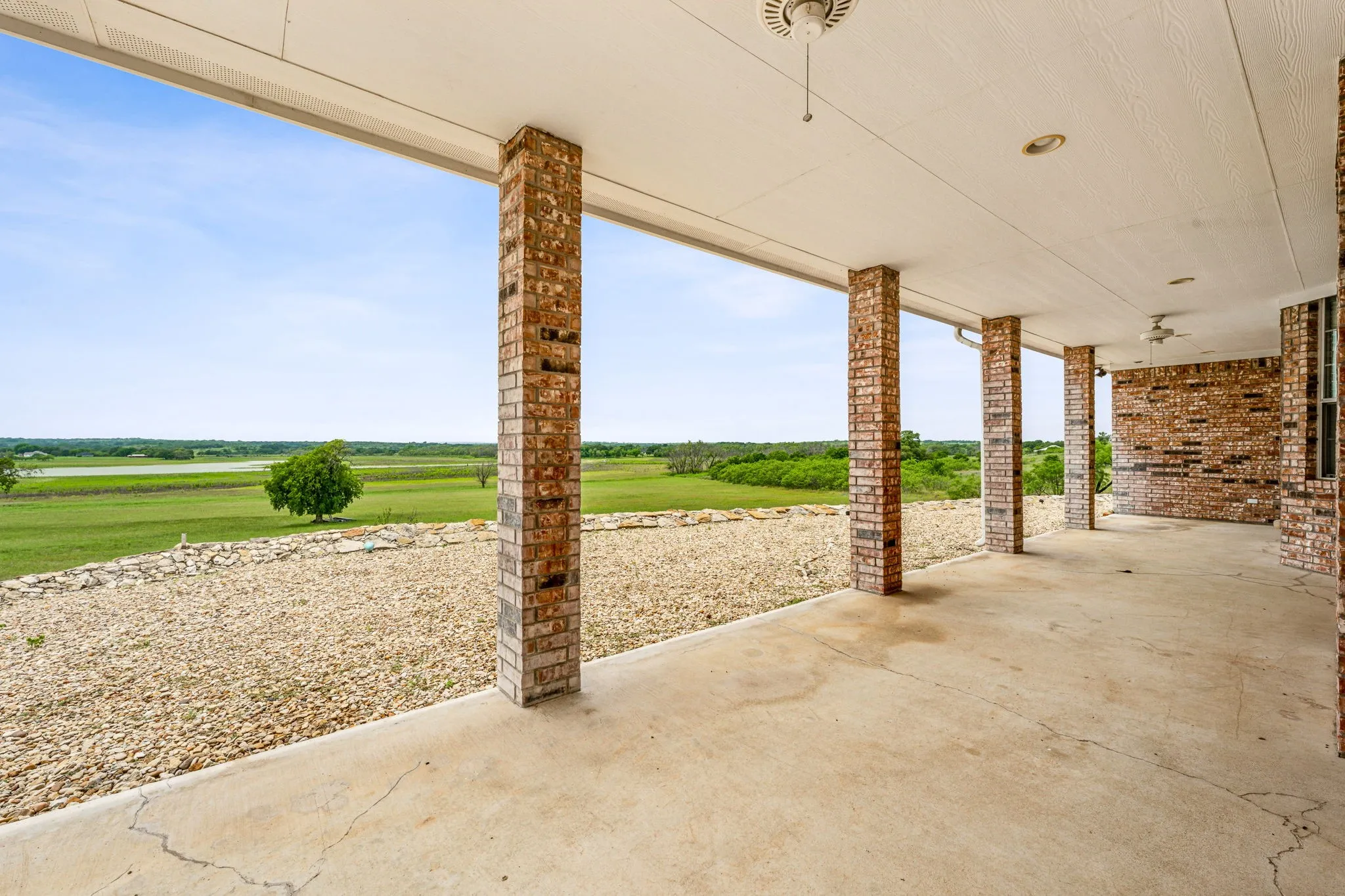 Single Family Residence For Sale in Comanche County , 651 Comanche Lake Road, Comanche, Texas 76442, 3 Bedroom, 3 Bathroom, 2 Garage spaces, 2,495 Sqft, built in 2004, mls#21276772, Real Estate Agent in Comanche, Homes For Sale in Comanche county, Homes For Sale in Comanche, Realtor in Comanche Texas, Real Estate Brokerage Independent Realty Texas, Luminita Cordes Realtor