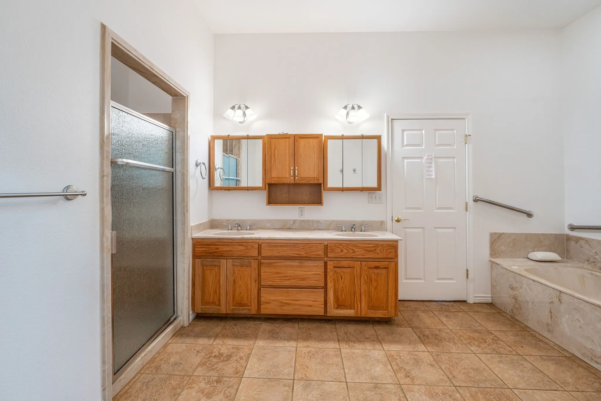 Single Family Residence For Sale in Comanche County , 651 Comanche Lake Road, Comanche, Texas 76442, 3 Bedroom, 3 Bathroom, 2 Garage spaces, 2,495 Sqft, built in 2004, mls#21276772, Real Estate Agent in Comanche, Homes For Sale in Comanche county, Homes For Sale in Comanche, Realtor in Comanche Texas, Real Estate Brokerage Independent Realty Texas, Luminita Cordes Realtor