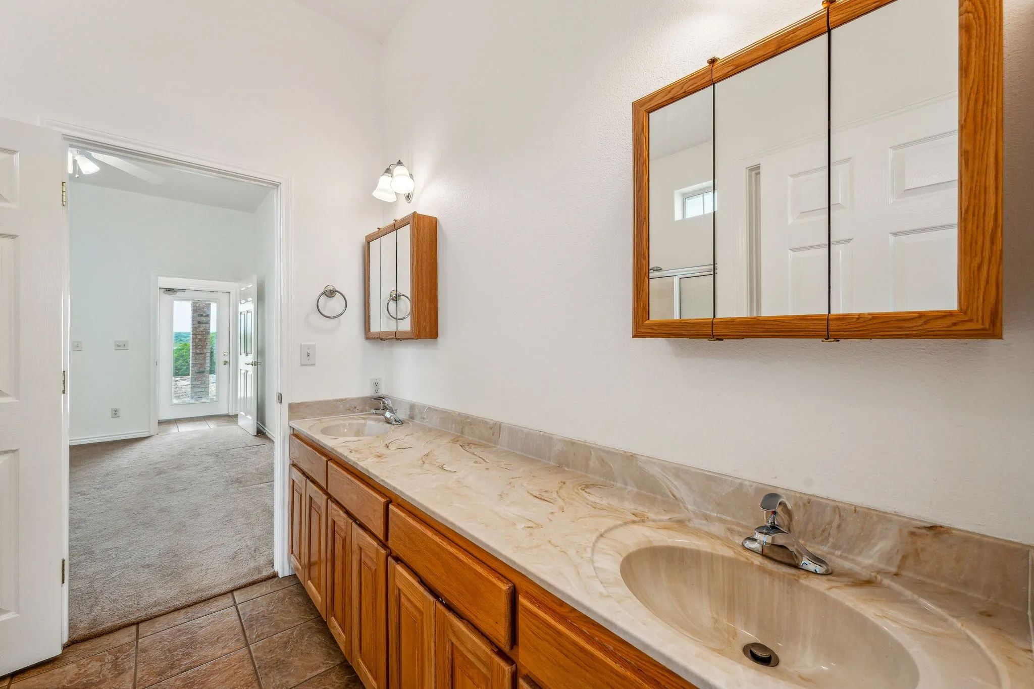 Single Family Residence For Sale in Comanche County , 651 Comanche Lake Road, Comanche, Texas 76442, 3 Bedroom, 3 Bathroom, 2 Garage spaces, 2,495 Sqft, built in 2004, mls#21276772, Real Estate Agent in Comanche, Homes For Sale in Comanche county, Homes For Sale in Comanche, Realtor in Comanche Texas, Real Estate Brokerage Independent Realty Texas, Luminita Cordes Realtor