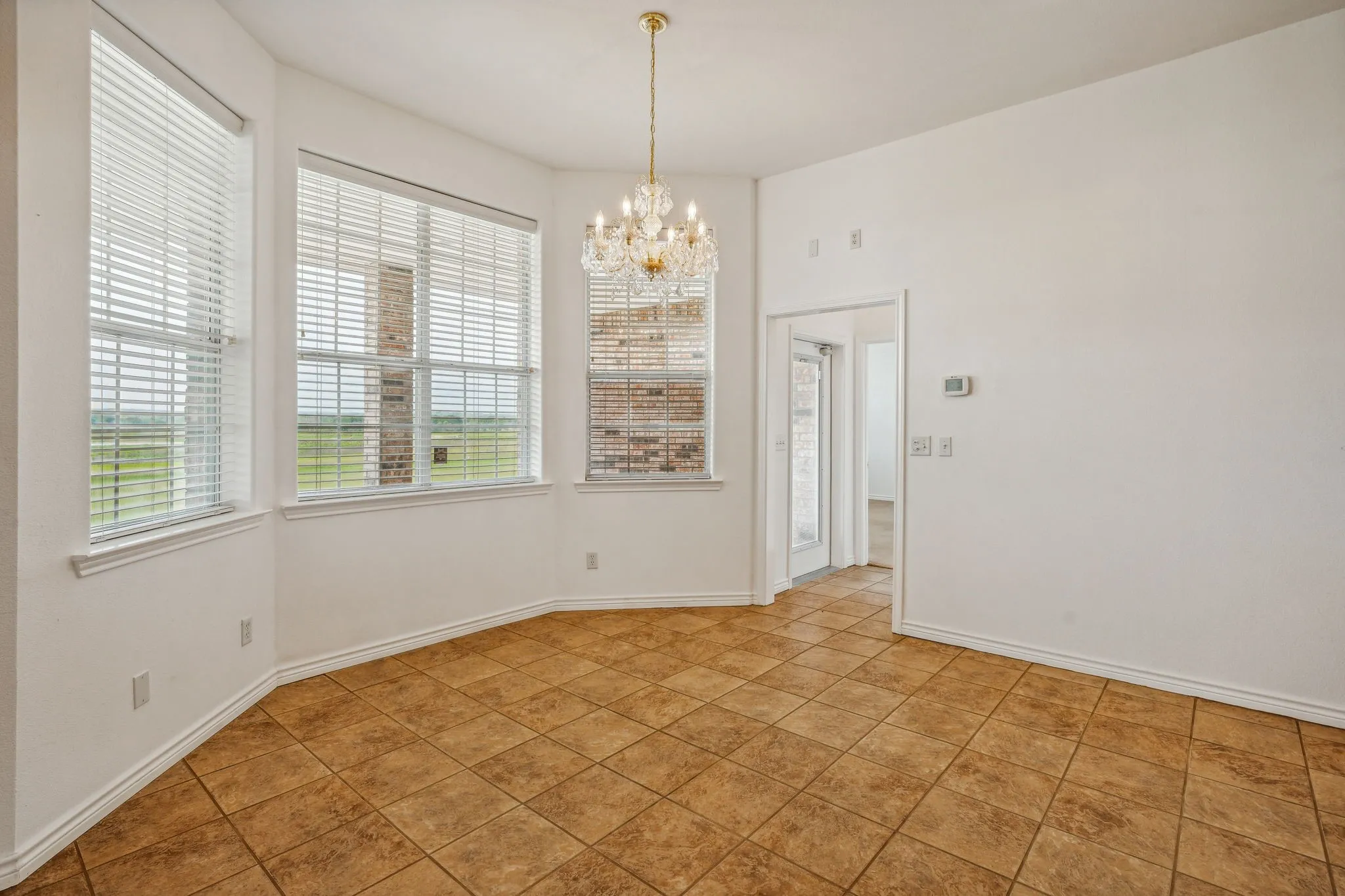Single Family Residence For Sale in Comanche County , 651 Comanche Lake Road, Comanche, Texas 76442, 3 Bedroom, 3 Bathroom, 2 Garage spaces, 2,495 Sqft, built in 2004, mls#21276772, Real Estate Agent in Comanche, Homes For Sale in Comanche county, Homes For Sale in Comanche, Realtor in Comanche Texas, Real Estate Brokerage Independent Realty Texas, Luminita Cordes Realtor