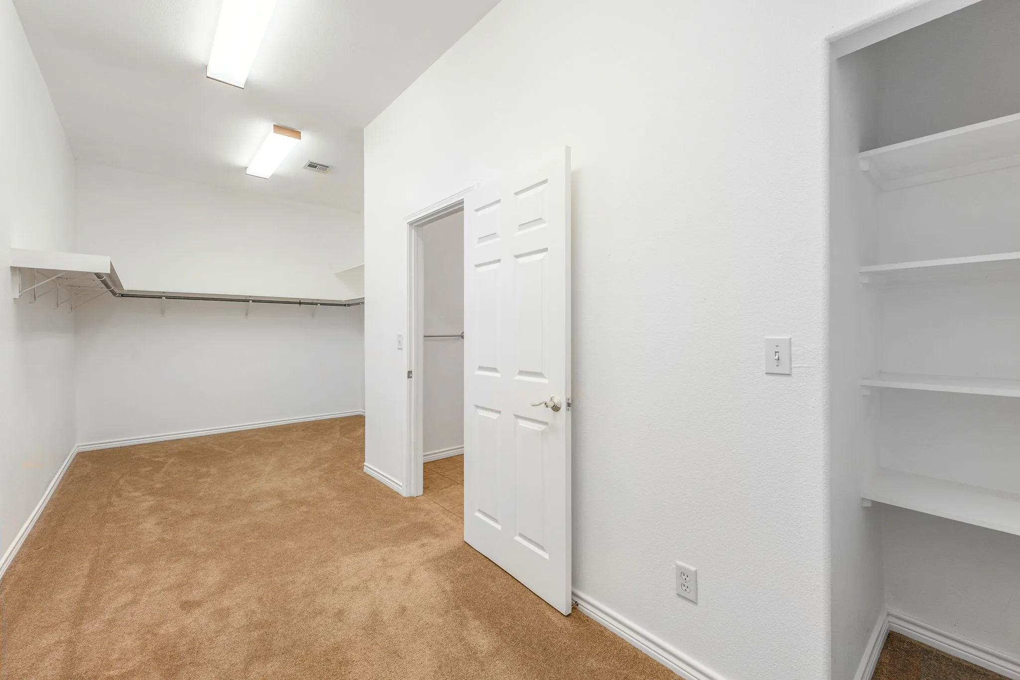 Single Family Residence For Sale in Comanche County , 651 Comanche Lake Road, Comanche, Texas 76442, 3 Bedroom, 3 Bathroom, 2 Garage spaces, 2,495 Sqft, built in 2004, mls#21276772, Real Estate Agent in Comanche, Homes For Sale in Comanche county, Homes For Sale in Comanche, Realtor in Comanche Texas, Real Estate Brokerage Independent Realty Texas, Luminita Cordes Realtor