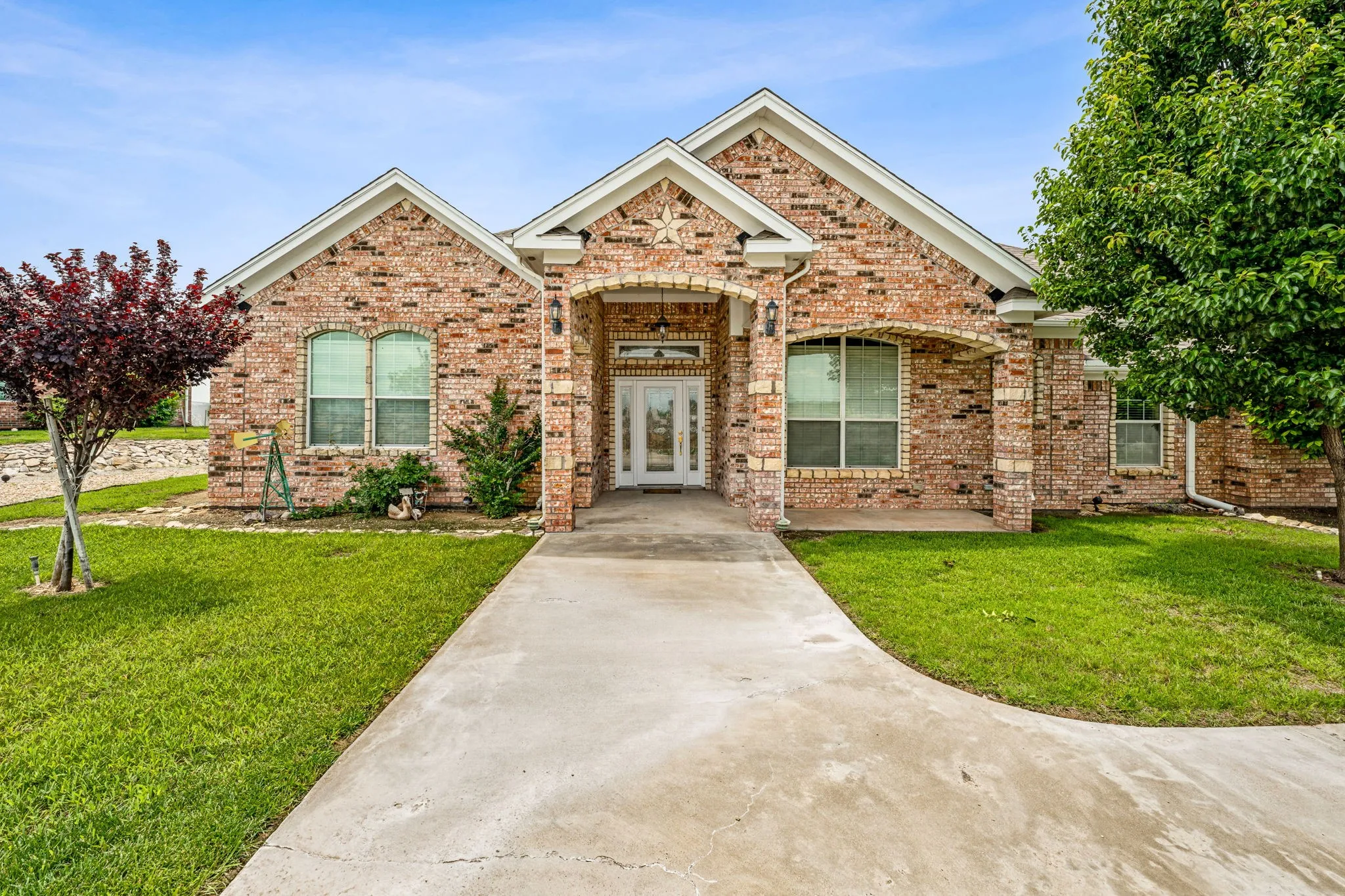 Single Family Residence For Sale in Comanche County , 651 Comanche Lake Road, Comanche, Texas 76442, 3 Bedroom, 3 Bathroom, 2 Garage spaces, 2,495 Sqft, built in 2004, mls#21276772, Real Estate Agent in Comanche, Homes For Sale in Comanche county, Homes For Sale in Comanche, Realtor in Comanche Texas, Real Estate Brokerage Independent Realty Texas, Luminita Cordes Realtor