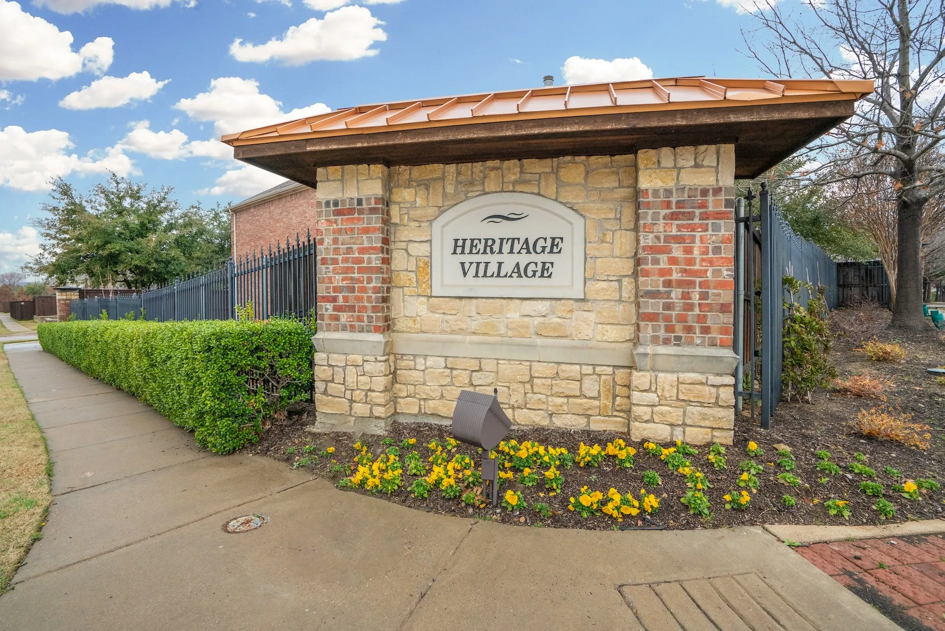 Single Family Residence For Sale in Denton County , 8629 Marion Drive, Frisco, Texas 75036, 3 Bedroom, 2 Bathroom, 2 Garage spaces, 2,305 Sqft, built in 2004, mls#21278982, Real Estate Agent in Frisco, Homes For Sale in Denton county, Homes For Sale in Frisco, Realtor in Frisco Texas, Real Estate Brokerage Independent Realty Texas, Luminita Cordes Realtor