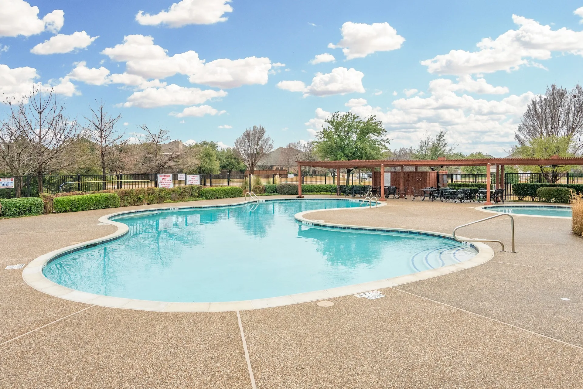 Single Family Residence For Sale in Denton County , 8629 Marion Drive, Frisco, Texas 75036, 3 Bedroom, 2 Bathroom, 2 Garage spaces, 2,305 Sqft, built in 2004, mls#21278982, Real Estate Agent in Frisco, Homes For Sale in Denton county, Homes For Sale in Frisco, Realtor in Frisco Texas, Real Estate Brokerage Independent Realty Texas, Luminita Cordes Realtor