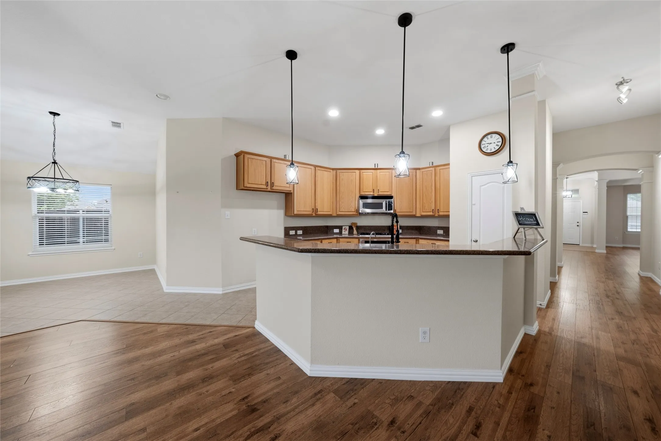 Single Family Residence For Sale in Denton County , 8629 Marion Drive, Frisco, Texas 75036, 3 Bedroom, 2 Bathroom, 2 Garage spaces, 2,305 Sqft, built in 2004, mls#21278982, Real Estate Agent in Frisco, Homes For Sale in Denton county, Homes For Sale in Frisco, Realtor in Frisco Texas, Real Estate Brokerage Independent Realty Texas, Luminita Cordes Realtor