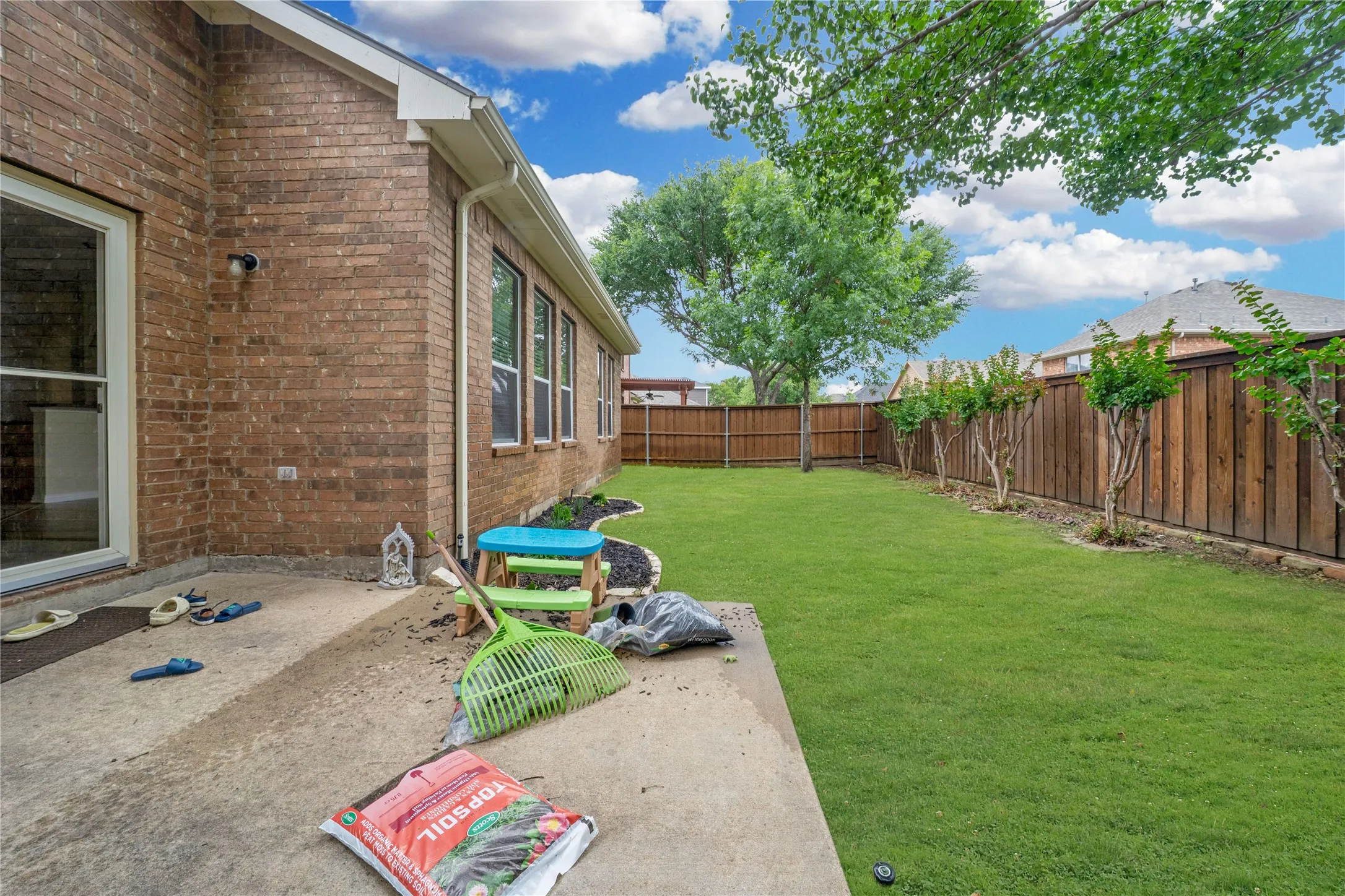 Single Family Residence For Sale in Denton County , 8629 Marion Drive, Frisco, Texas 75036, 3 Bedroom, 2 Bathroom, 2 Garage spaces, 2,305 Sqft, built in 2004, mls#21278982, Real Estate Agent in Frisco, Homes For Sale in Denton county, Homes For Sale in Frisco, Realtor in Frisco Texas, Real Estate Brokerage Independent Realty Texas, Luminita Cordes Realtor