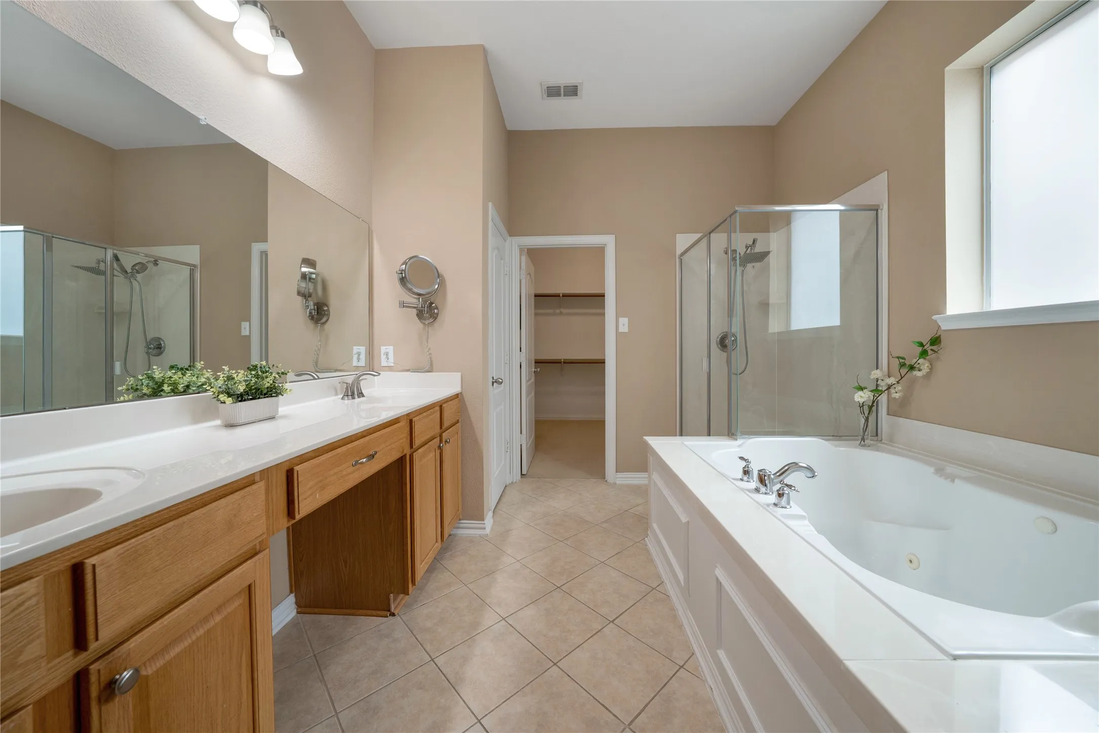 Single Family Residence For Sale in Denton County , 8629 Marion Drive, Frisco, Texas 75036, 3 Bedroom, 2 Bathroom, 2 Garage spaces, 2,305 Sqft, built in 2004, mls#21278982, Real Estate Agent in Frisco, Homes For Sale in Denton county, Homes For Sale in Frisco, Realtor in Frisco Texas, Real Estate Brokerage Independent Realty Texas, Luminita Cordes Realtor