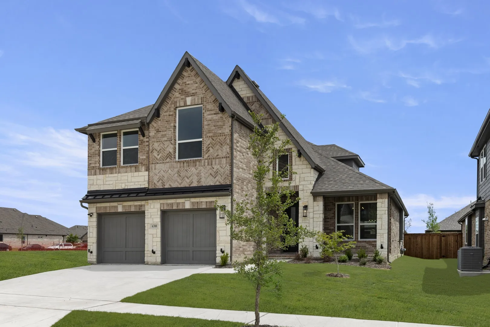 02. 6310 White Creek - Front (2)