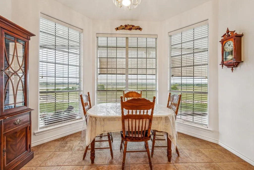 Single Family Residence For Sale in Comanche County , 641 Comanche Lake Road, Comanche, Texas 76442, 4 Bedroom, 3 Bathroom, 2 Garage spaces, 2,609 Sqft, built in 2004, mls#21276686, Real Estate Agent in Comanche, Homes For Sale in Comanche county, Homes For Sale in Comanche, Realtor in Comanche Texas, Real Estate Brokerage Independent Realty Texas, Luminita Cordes Realtor