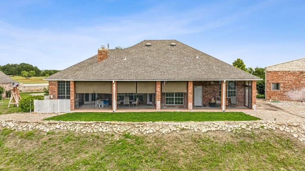 Single Family Residence For Sale in Comanche County , 641 Comanche Lake Road, Comanche, Texas 76442, 4 Bedroom, 3 Bathroom, 2 Garage spaces, 2,609 Sqft, built in 2004, mls#21276686, Real Estate Agent in Comanche, Homes For Sale in Comanche county, Homes For Sale in Comanche, Realtor in Comanche Texas, Real Estate Brokerage Independent Realty Texas, Luminita Cordes Realtor