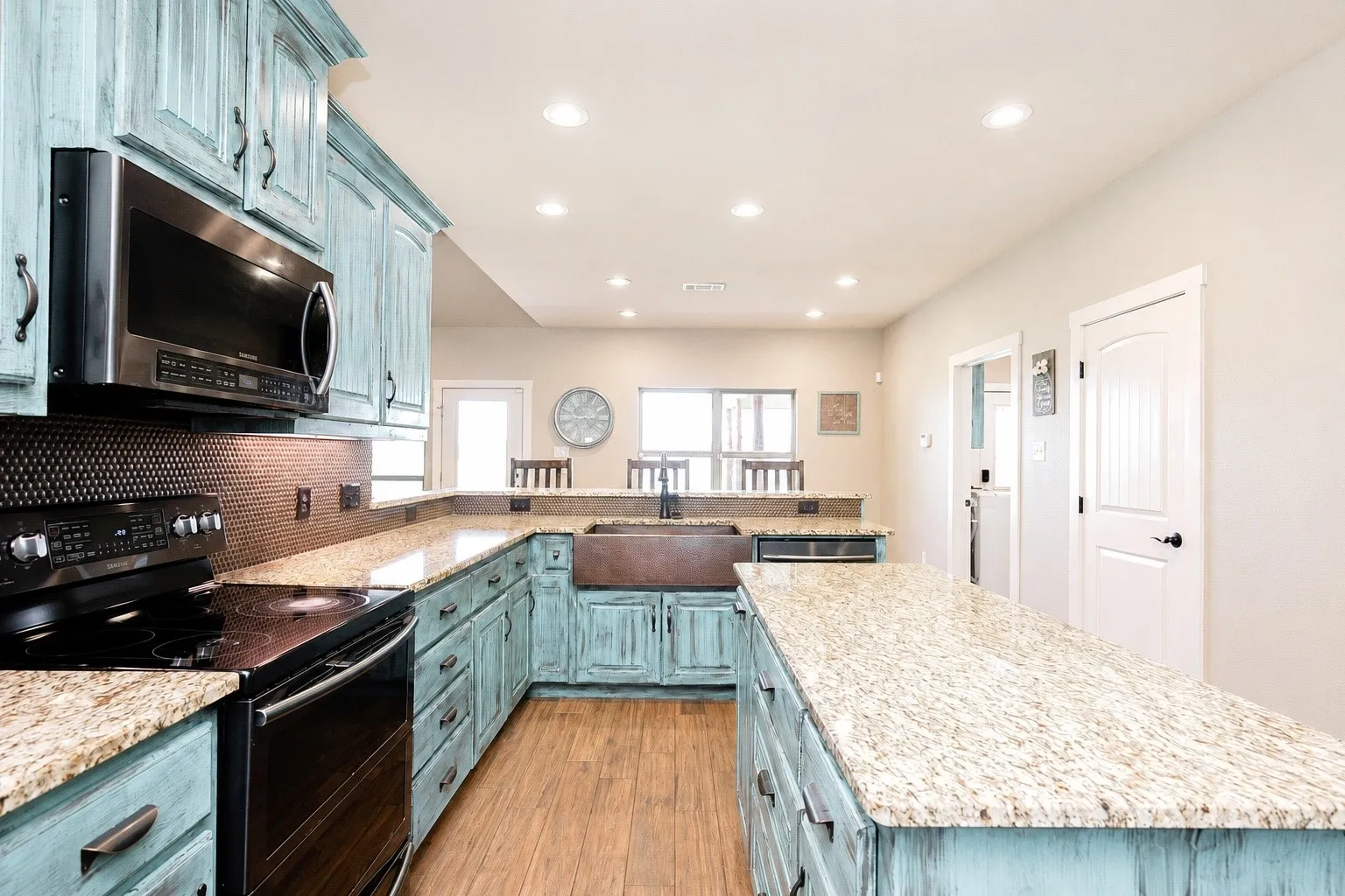 Single Family Residence For Sale in Cooke County , 1872 County Road 329, Gainesville, Texas 76240, 3 Bedrooms, 3 Bathrooms, 4 Garage spaces, 2,509 Sqft, built in 2017, Price $779,900, mls#21279236, Real Estate Agent in Gainesville, Homes For Sale in Cooke county, Homes For Sale in Gainesville, Realtor in Gainesville Texas, Real Estate Brokerage Independent Realty Texas, Luminita Cordes Realtor
