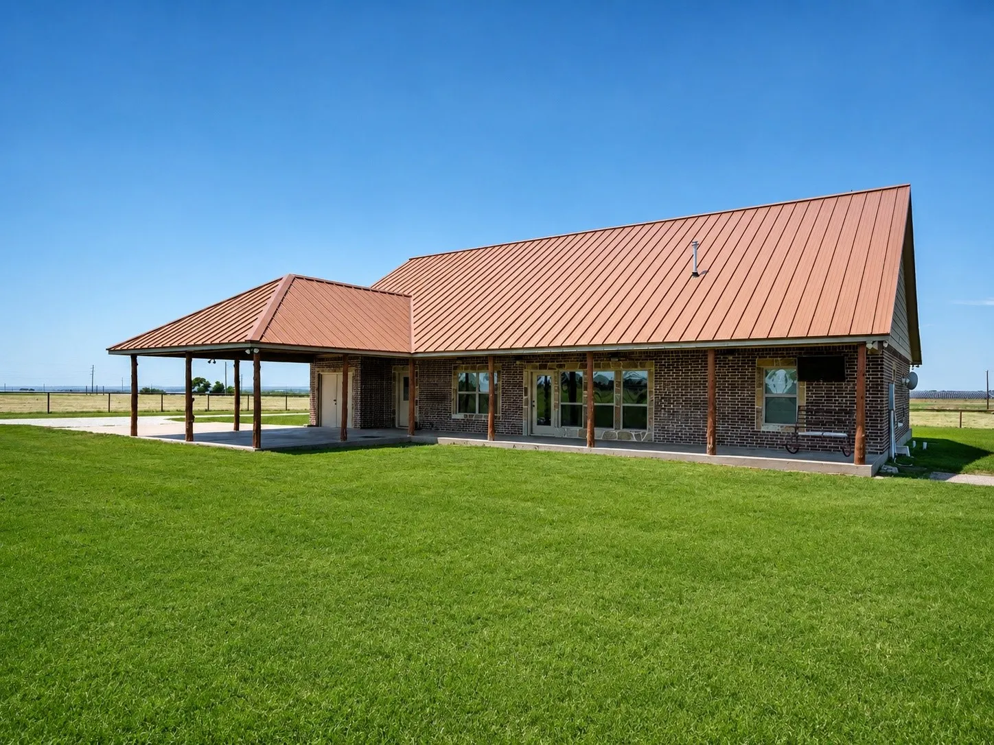 Single Family Residence For Sale in Cooke County , 1872 County Road 329, Gainesville, Texas 76240, 3 Bedrooms, 3 Bathrooms, 4 Garage spaces, 2,509 Sqft, built in 2017, Price $779,900, mls#21279236, Real Estate Agent in Gainesville, Homes For Sale in Cooke county, Homes For Sale in Gainesville, Realtor in Gainesville Texas, Real Estate Brokerage Independent Realty Texas, Luminita Cordes Realtor