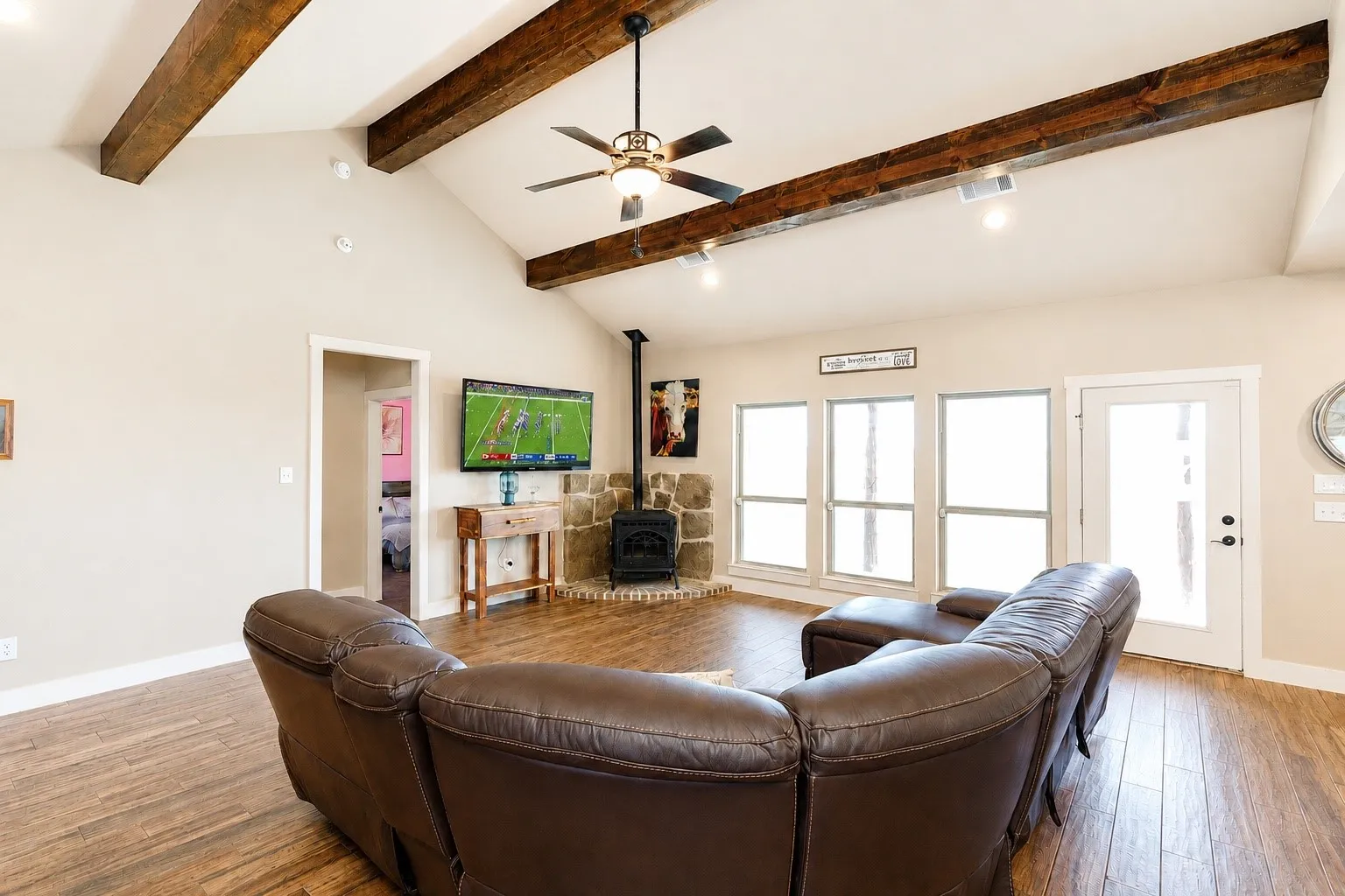 Single Family Residence For Sale in Cooke County , 1872 County Road 329, Gainesville, Texas 76240, 3 Bedrooms, 3 Bathrooms, 4 Garage spaces, 2,509 Sqft, built in 2017, Price $779,900, mls#21279236, Real Estate Agent in Gainesville, Homes For Sale in Cooke county, Homes For Sale in Gainesville, Realtor in Gainesville Texas, Real Estate Brokerage Independent Realty Texas, Luminita Cordes Realtor