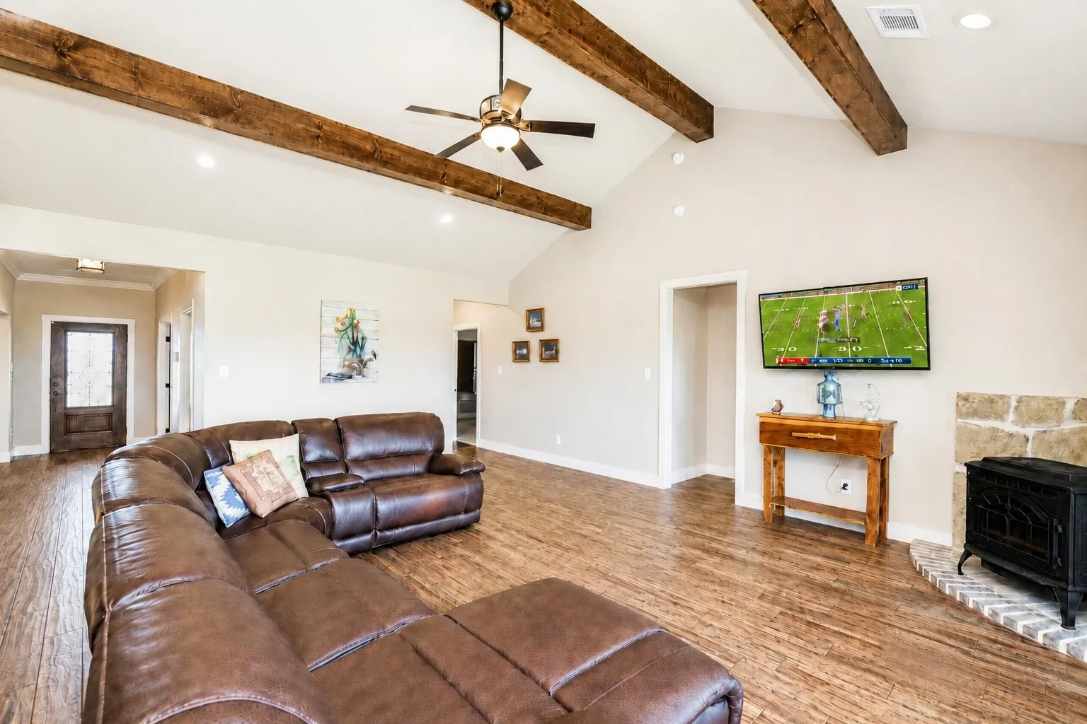 Single Family Residence For Sale in Cooke County , 1872 County Road 329, Gainesville, Texas 76240, 3 Bedrooms, 3 Bathrooms, 4 Garage spaces, 2,509 Sqft, built in 2017, Price $779,900, mls#21279236, Real Estate Agent in Gainesville, Homes For Sale in Cooke county, Homes For Sale in Gainesville, Realtor in Gainesville Texas, Real Estate Brokerage Independent Realty Texas, Luminita Cordes Realtor