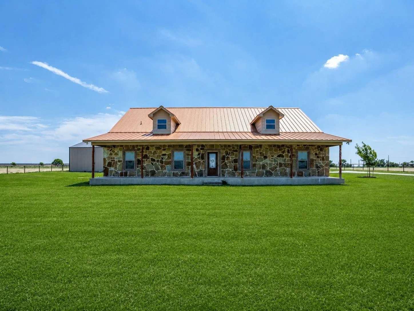 Single Family Residence For Sale in Cooke County , 1872 County Road 329, Gainesville, Texas 76240, 3 Bedrooms, 3 Bathrooms, 4 Garage spaces, 2,509 Sqft, built in 2017, Price $779,900, mls#21279236, Real Estate Agent in Gainesville, Homes For Sale in Cooke county, Homes For Sale in Gainesville, Realtor in Gainesville Texas, Real Estate Brokerage Independent Realty Texas, Luminita Cordes Realtor