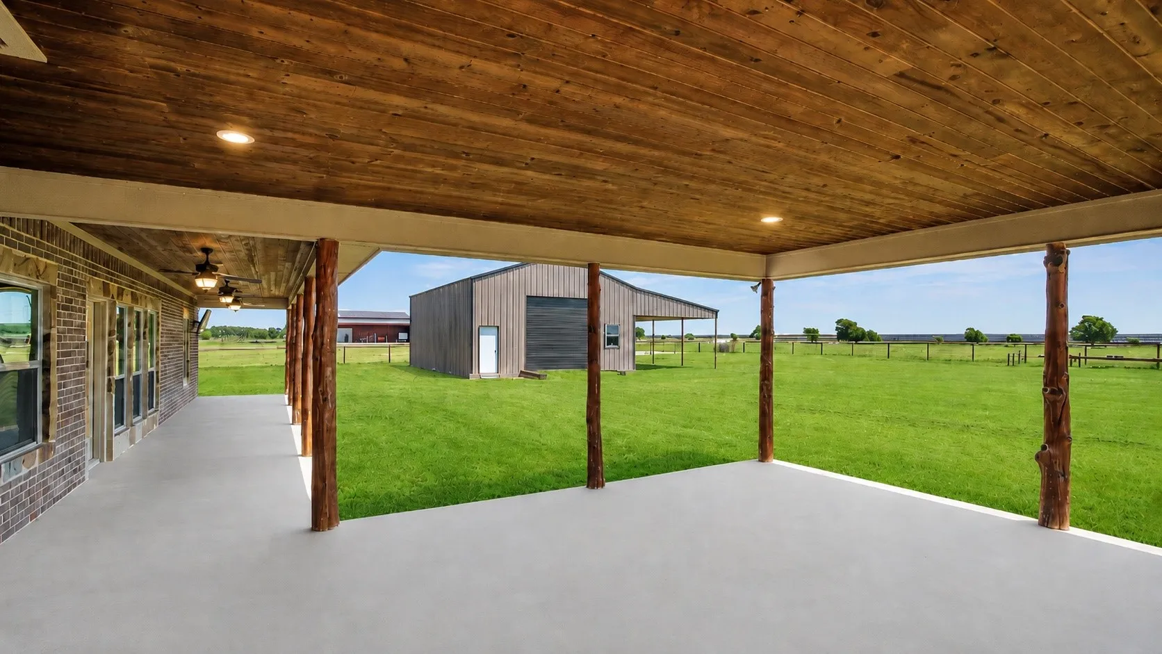 Single Family Residence For Sale in Cooke County , 1872 County Road 329, Gainesville, Texas 76240, 3 Bedrooms, 3 Bathrooms, 4 Garage spaces, 2,509 Sqft, built in 2017, Price $779,900, mls#21279236, Real Estate Agent in Gainesville, Homes For Sale in Cooke county, Homes For Sale in Gainesville, Realtor in Gainesville Texas, Real Estate Brokerage Independent Realty Texas, Luminita Cordes Realtor