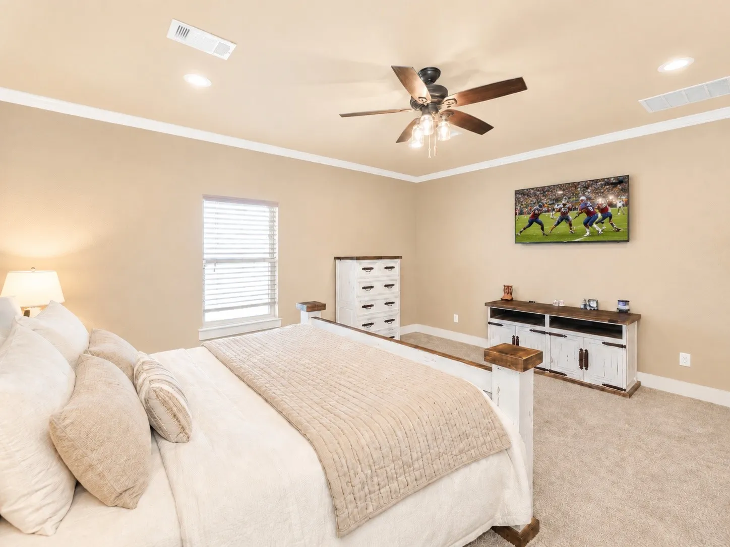 Single Family Residence For Sale in Cooke County , 1872 County Road 329, Gainesville, Texas 76240, 3 Bedrooms, 3 Bathrooms, 4 Garage spaces, 2,509 Sqft, built in 2017, Price $779,900, mls#21279236, Real Estate Agent in Gainesville, Homes For Sale in Cooke county, Homes For Sale in Gainesville, Realtor in Gainesville Texas, Real Estate Brokerage Independent Realty Texas, Luminita Cordes Realtor