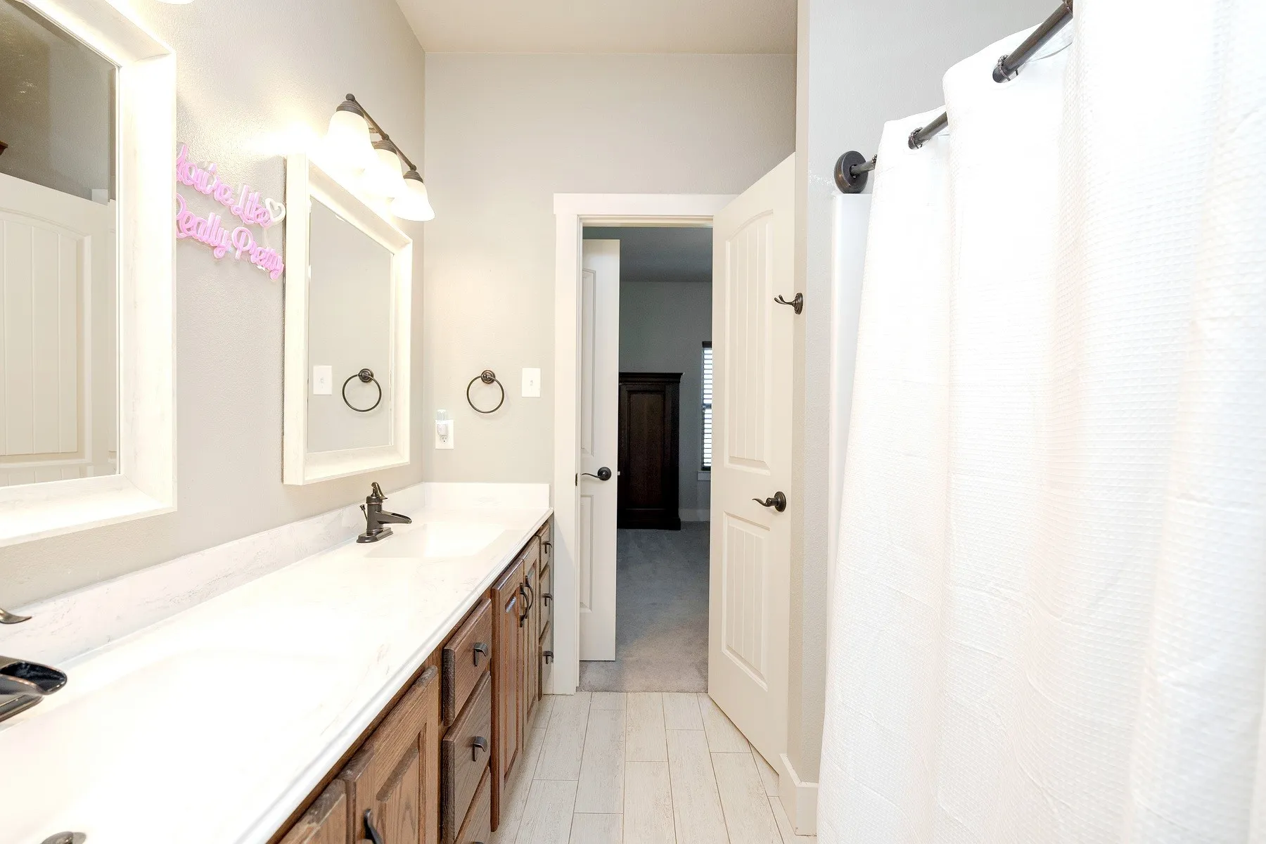 Single Family Residence For Sale in Cooke County , 1872 County Road 329, Gainesville, Texas 76240, 3 Bedrooms, 3 Bathrooms, 4 Garage spaces, 2,509 Sqft, built in 2017, Price $779,900, mls#21279236, Real Estate Agent in Gainesville, Homes For Sale in Cooke county, Homes For Sale in Gainesville, Realtor in Gainesville Texas, Real Estate Brokerage Independent Realty Texas, Luminita Cordes Realtor