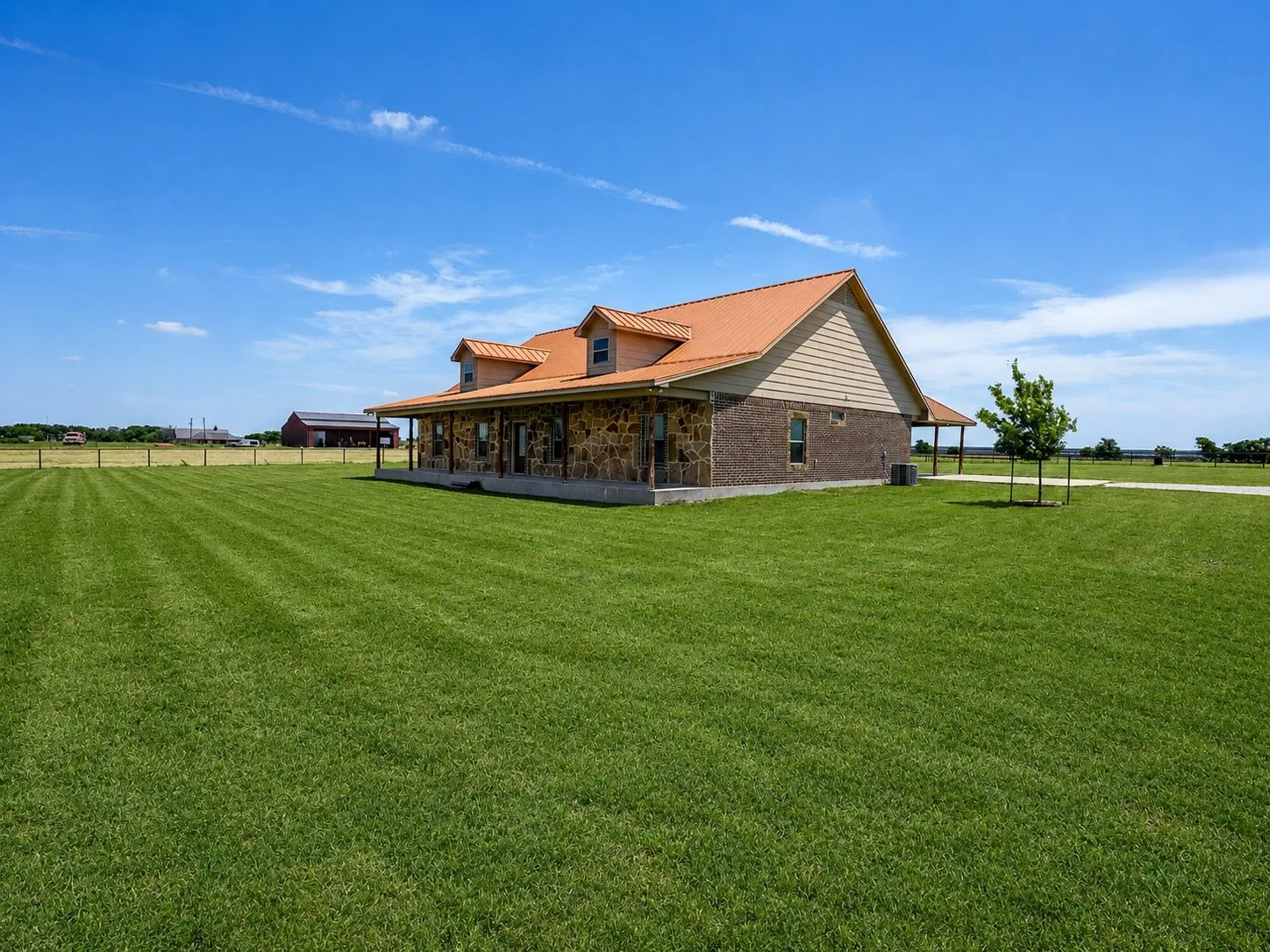 Single Family Residence For Sale in Cooke County , 1872 County Road 329, Gainesville, Texas 76240, 3 Bedrooms, 3 Bathrooms, 4 Garage spaces, 2,509 Sqft, built in 2017, Price $779,900, mls#21279236, Real Estate Agent in Gainesville, Homes For Sale in Cooke county, Homes For Sale in Gainesville, Realtor in Gainesville Texas, Real Estate Brokerage Independent Realty Texas, Luminita Cordes Realtor