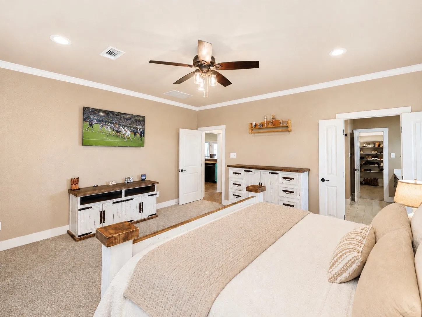 Single Family Residence For Sale in Cooke County , 1872 County Road 329, Gainesville, Texas 76240, 3 Bedrooms, 3 Bathrooms, 4 Garage spaces, 2,509 Sqft, built in 2017, Price $779,900, mls#21279236, Real Estate Agent in Gainesville, Homes For Sale in Cooke county, Homes For Sale in Gainesville, Realtor in Gainesville Texas, Real Estate Brokerage Independent Realty Texas, Luminita Cordes Realtor