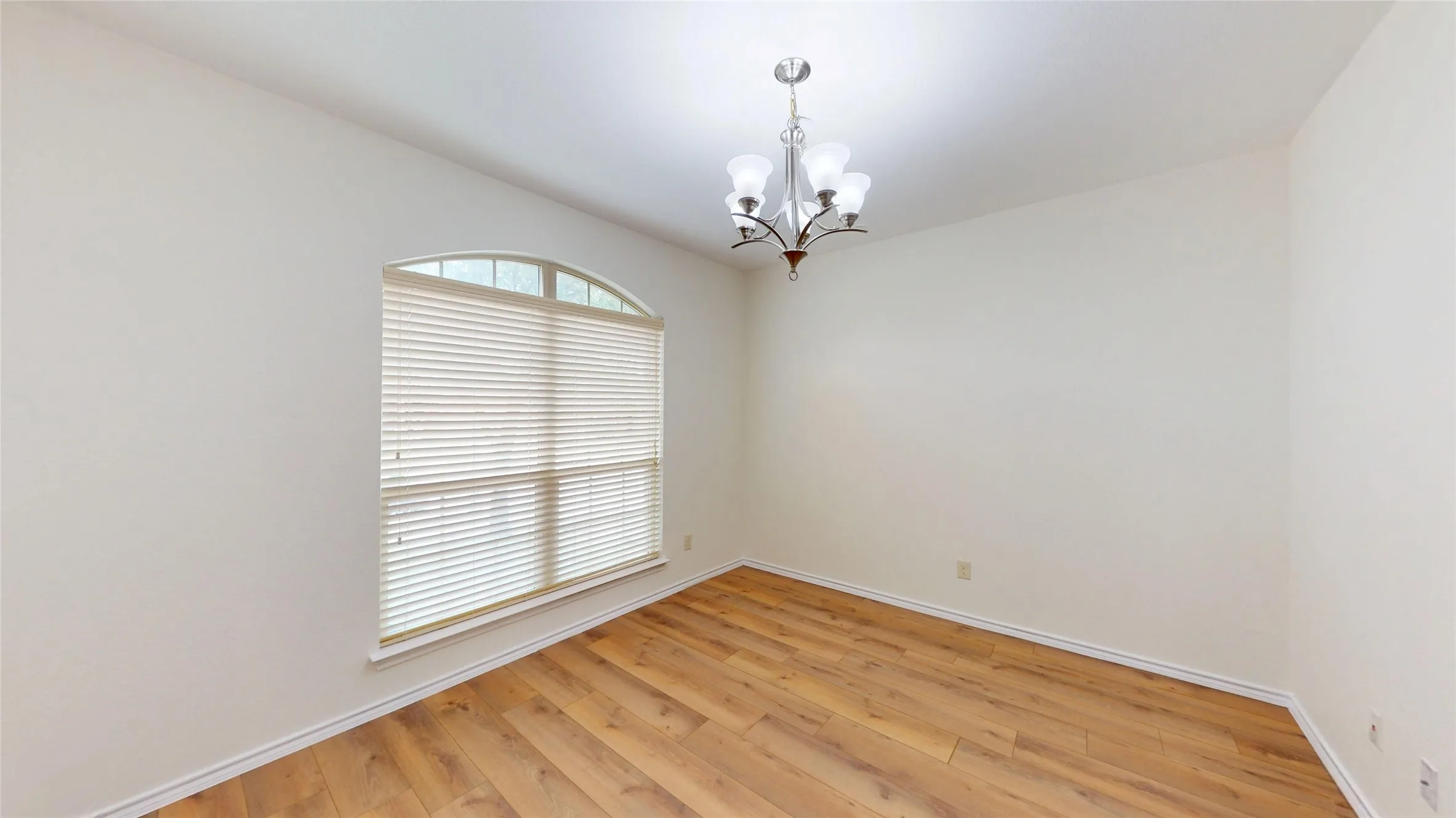 Single Family Residence For Sale in Denton County , 15817 Carlton Oaks Drive, Fort Worth, Texas 76177, 3 Bedroom, 2 Bathroom, 2 Garage spaces, 1,870 Sqft, built in 2013, mls#21279265, Real Estate Agent in Fort Worth, Homes For Sale in Denton county, Homes For Sale in Fort Worth, Realtor in Fort Worth Texas, Real Estate Brokerage Independent Realty Texas, Luminita Cordes Realtor
