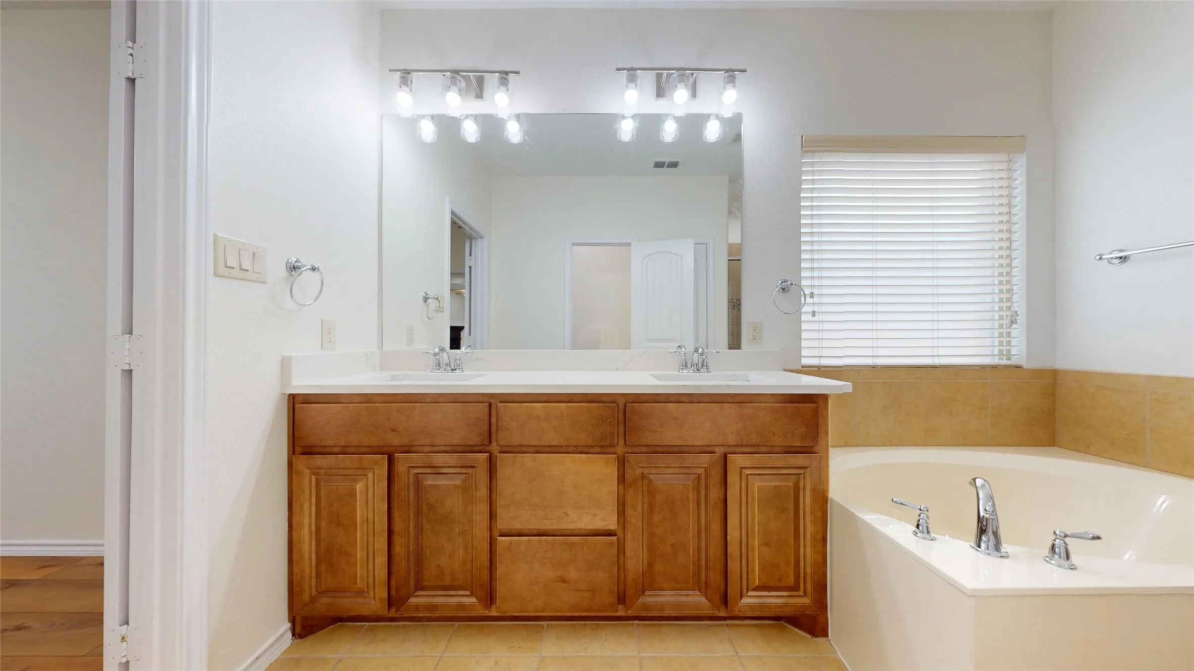 Single Family Residence For Sale in Denton County , 15817 Carlton Oaks Drive, Fort Worth, Texas 76177, 3 Bedroom, 2 Bathroom, 2 Garage spaces, 1,870 Sqft, built in 2013, mls#21279265, Real Estate Agent in Fort Worth, Homes For Sale in Denton county, Homes For Sale in Fort Worth, Realtor in Fort Worth Texas, Real Estate Brokerage Independent Realty Texas, Luminita Cordes Realtor