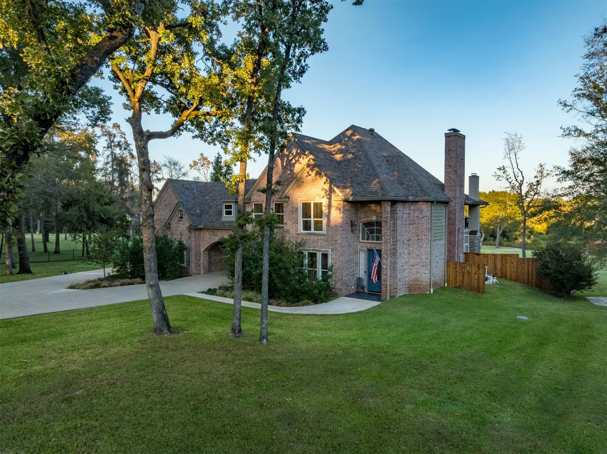 Single Family Residence For Sale in Henderson County , 2001 Rose Pointe, Athens, Texas 75752, 4 Bedrooms, 4 Bathrooms, 5 Garage spaces, 4,292 Sqft, built in 1997, Price $1,700,000, mls#21279488, Real Estate Agent in Athens, Homes For Sale in Henderson county, Homes For Sale in Athens, Realtor in Athens Texas, Real Estate Brokerage Independent Realty Texas, Luminita Cordes Realtor